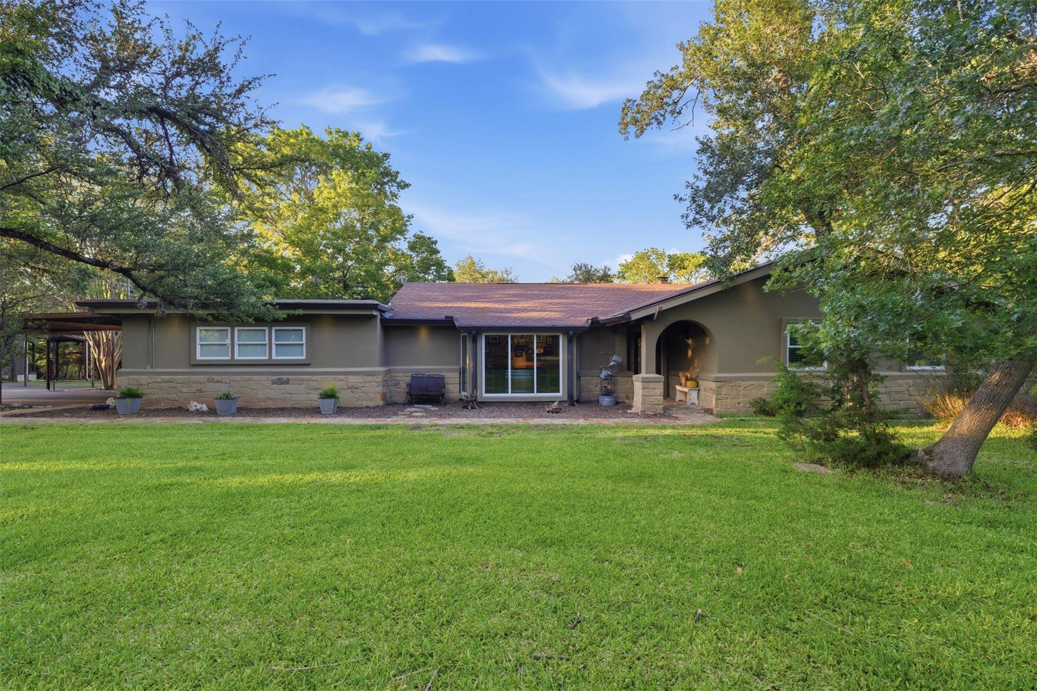 142 Woodland TRL, Leander, TX 78641