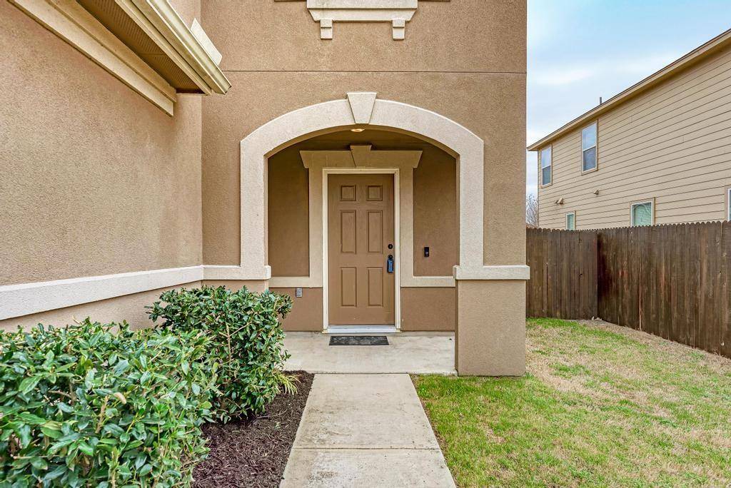 801 Estes PARK, Taylor, TX 76574