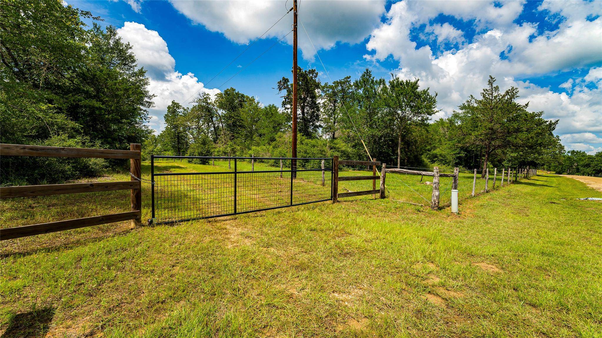 1470 22 Hills RD, Gause, TX 77857
