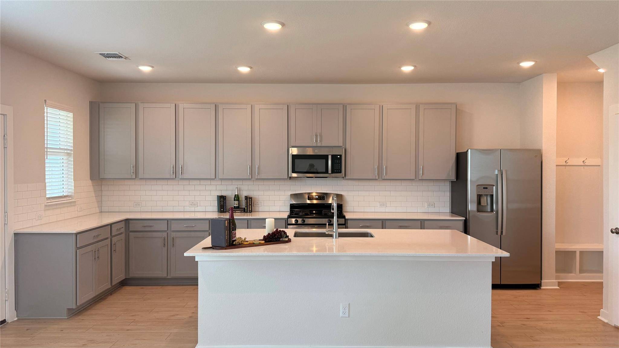 83 Hereford LOOP, Hutto, TX 78634