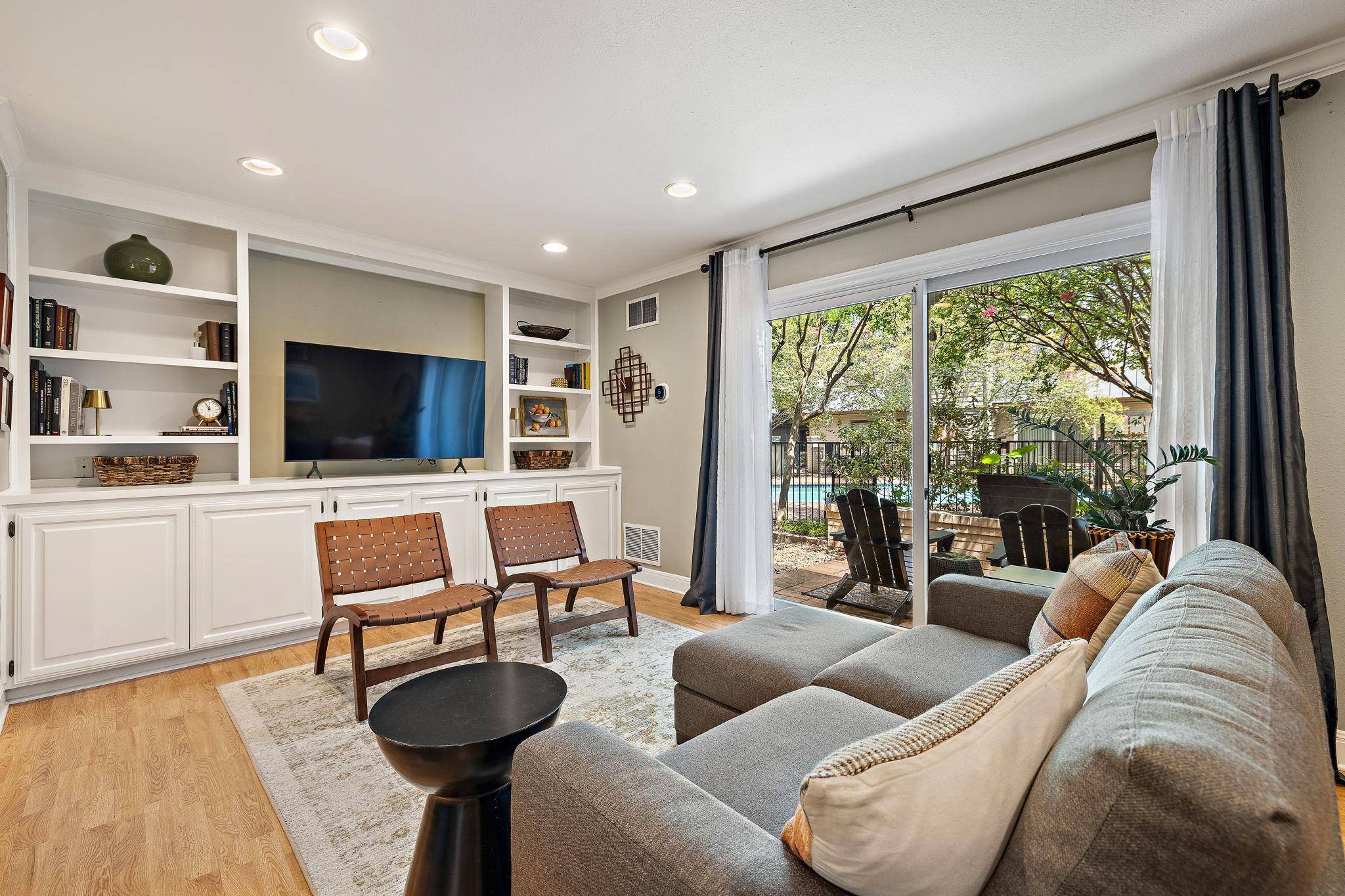 2500 Steck Ave #6, Austin, TX 78757