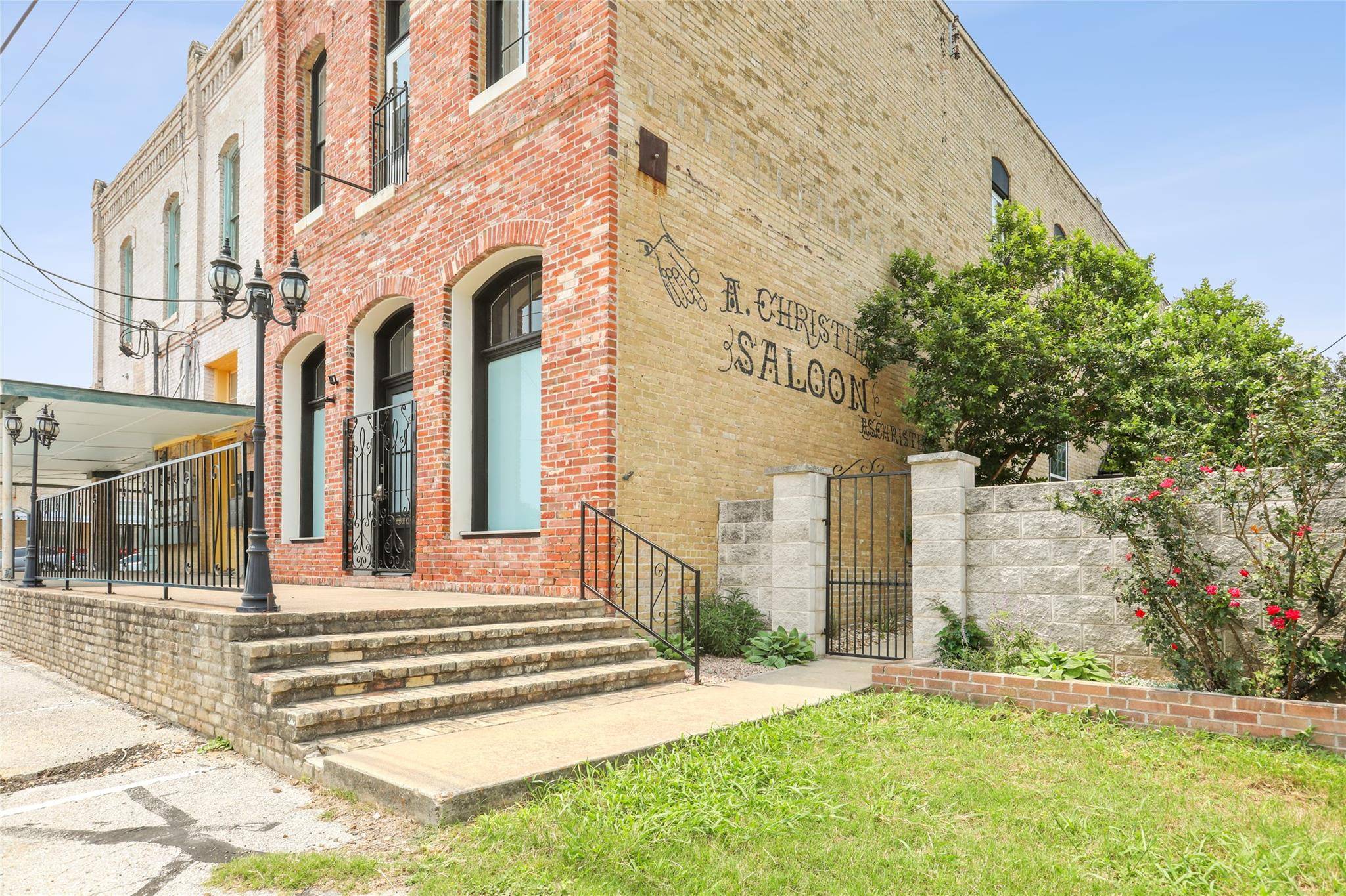 4 Depot ST, Elgin, TX 78621