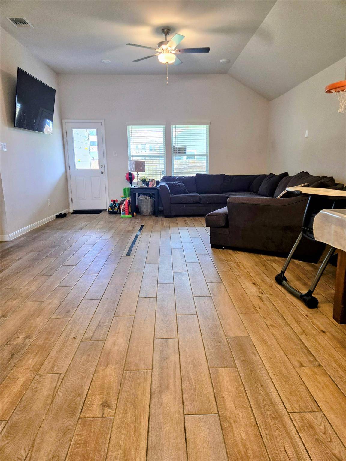 154 Arena DR, Liberty Hill, TX 78642