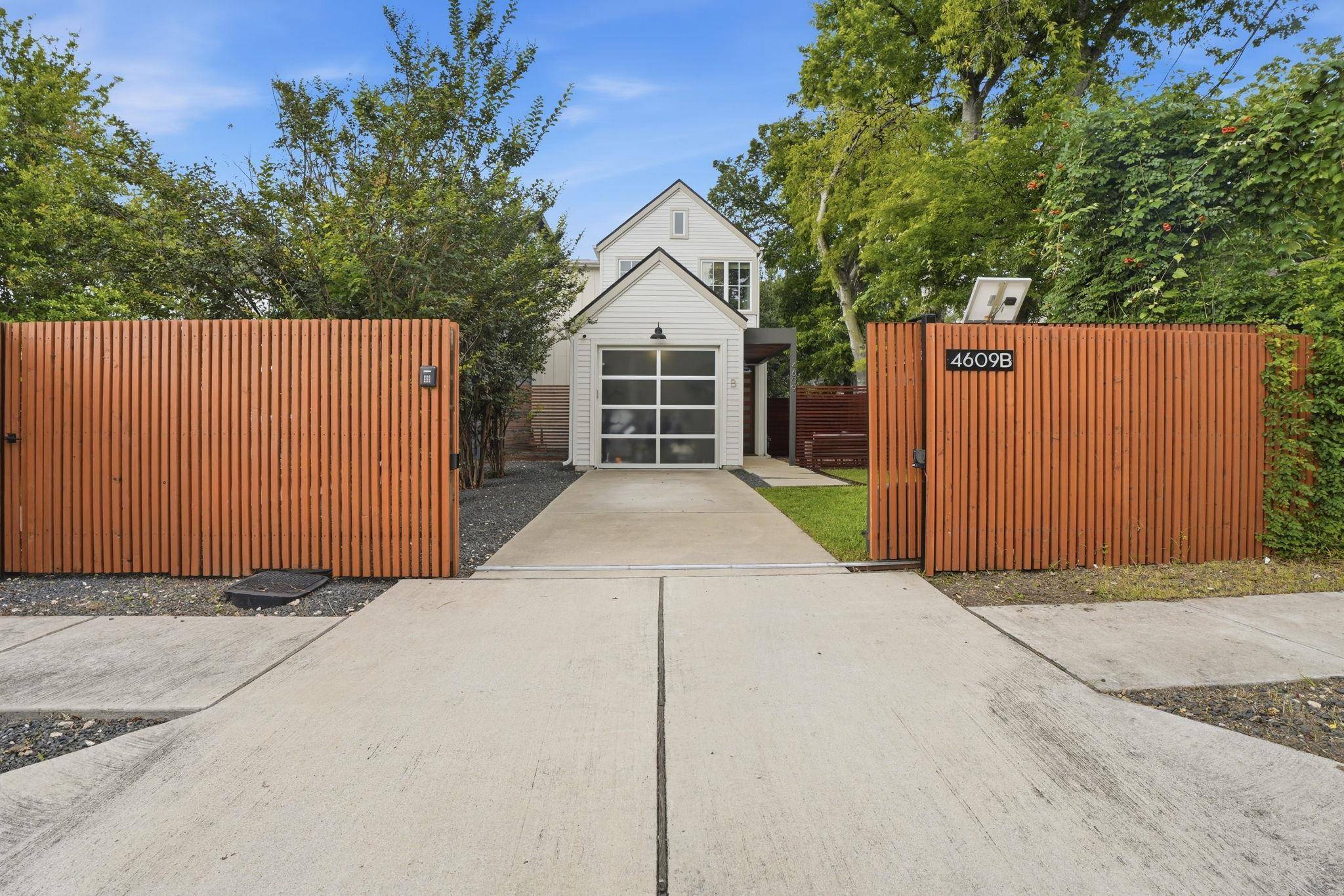 4609 Sara DR #B, Austin, TX 78721
