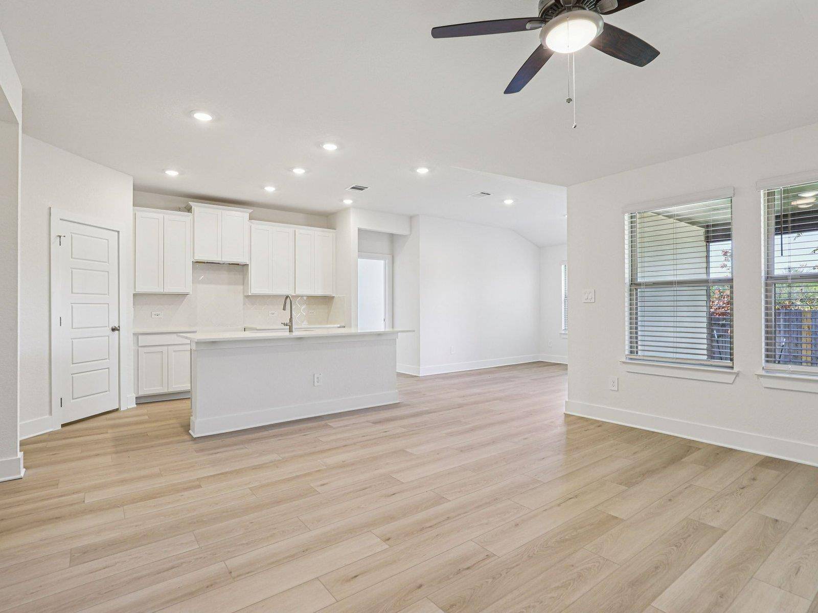 273 Sue Peaks LOOP, Dripping Springs, TX 78620