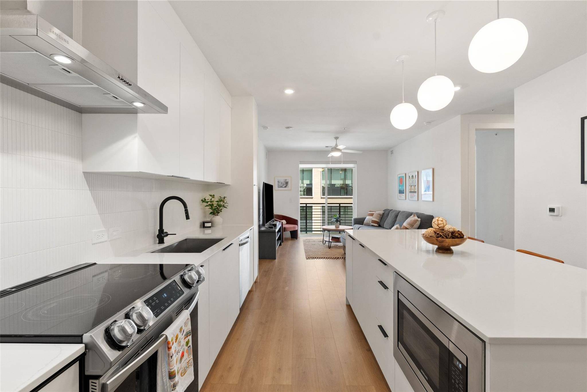 1701 Simond Ave #305, Austin, TX 78723