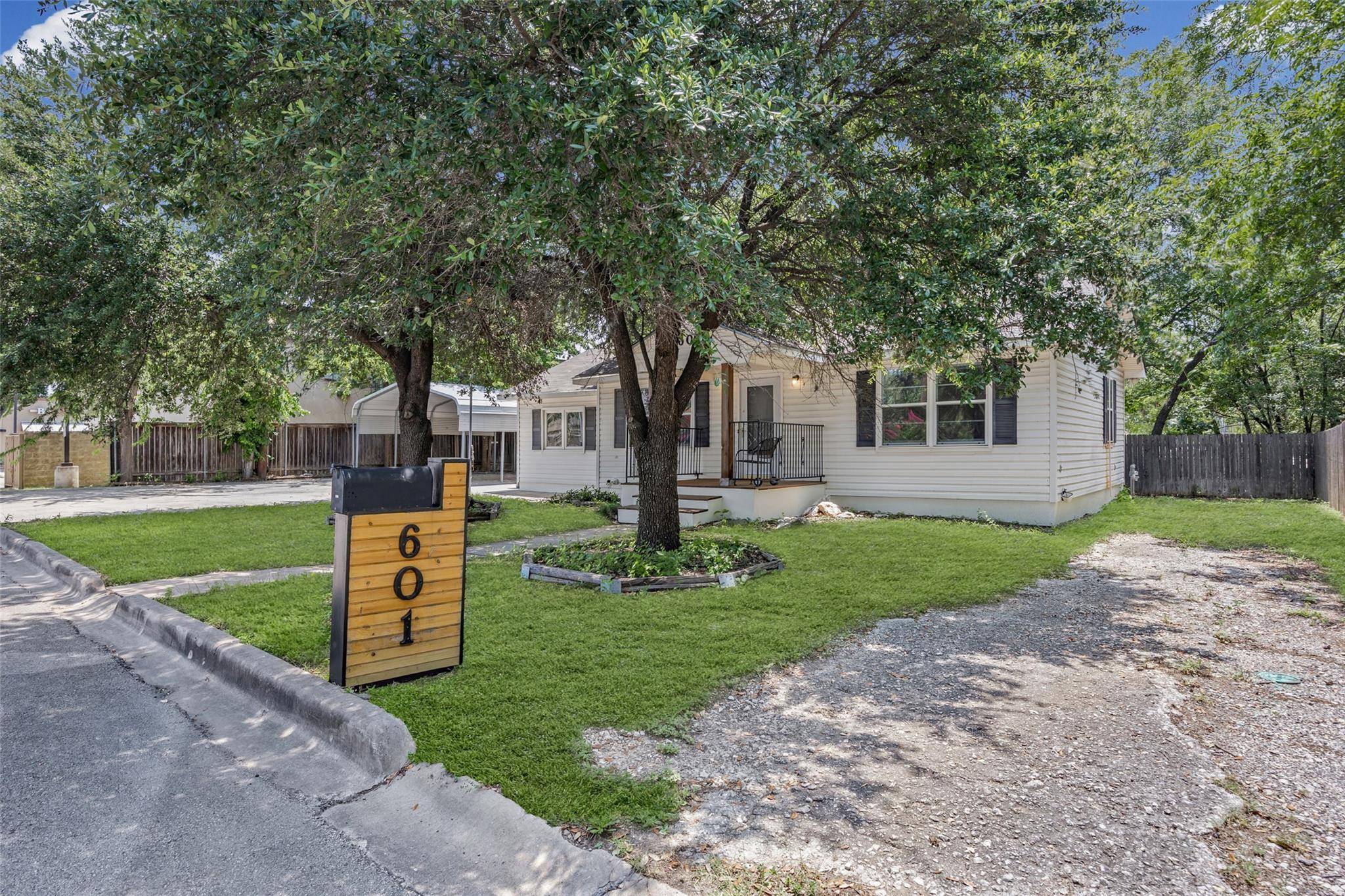 601 Zunker ST, San Marcos, TX 78666