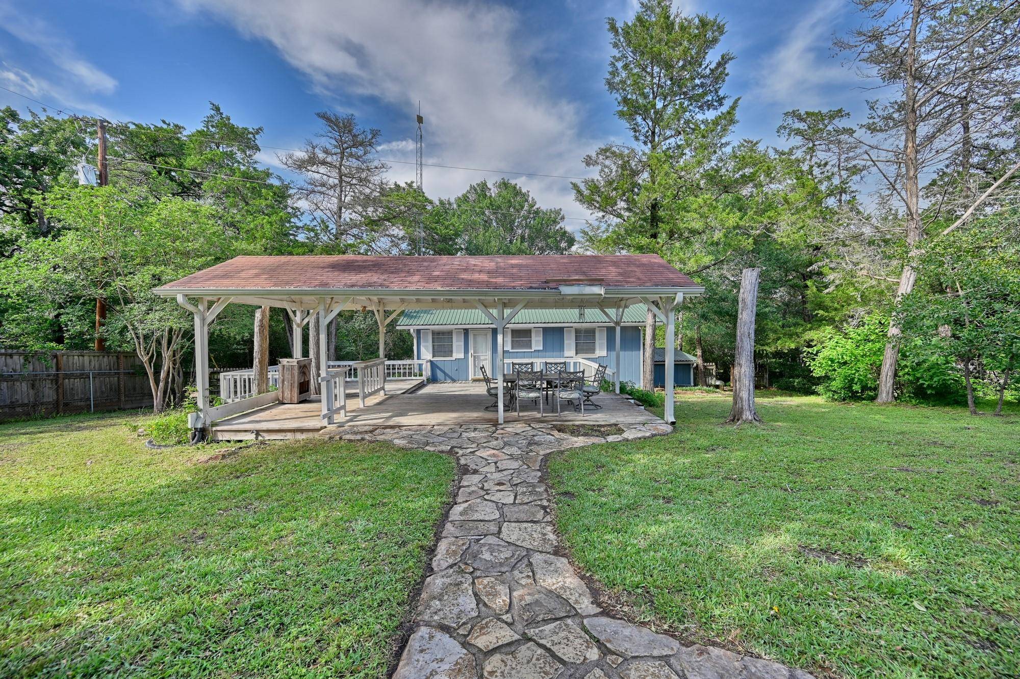 9481 Lake Forest CIR, Brenham, TX 77833