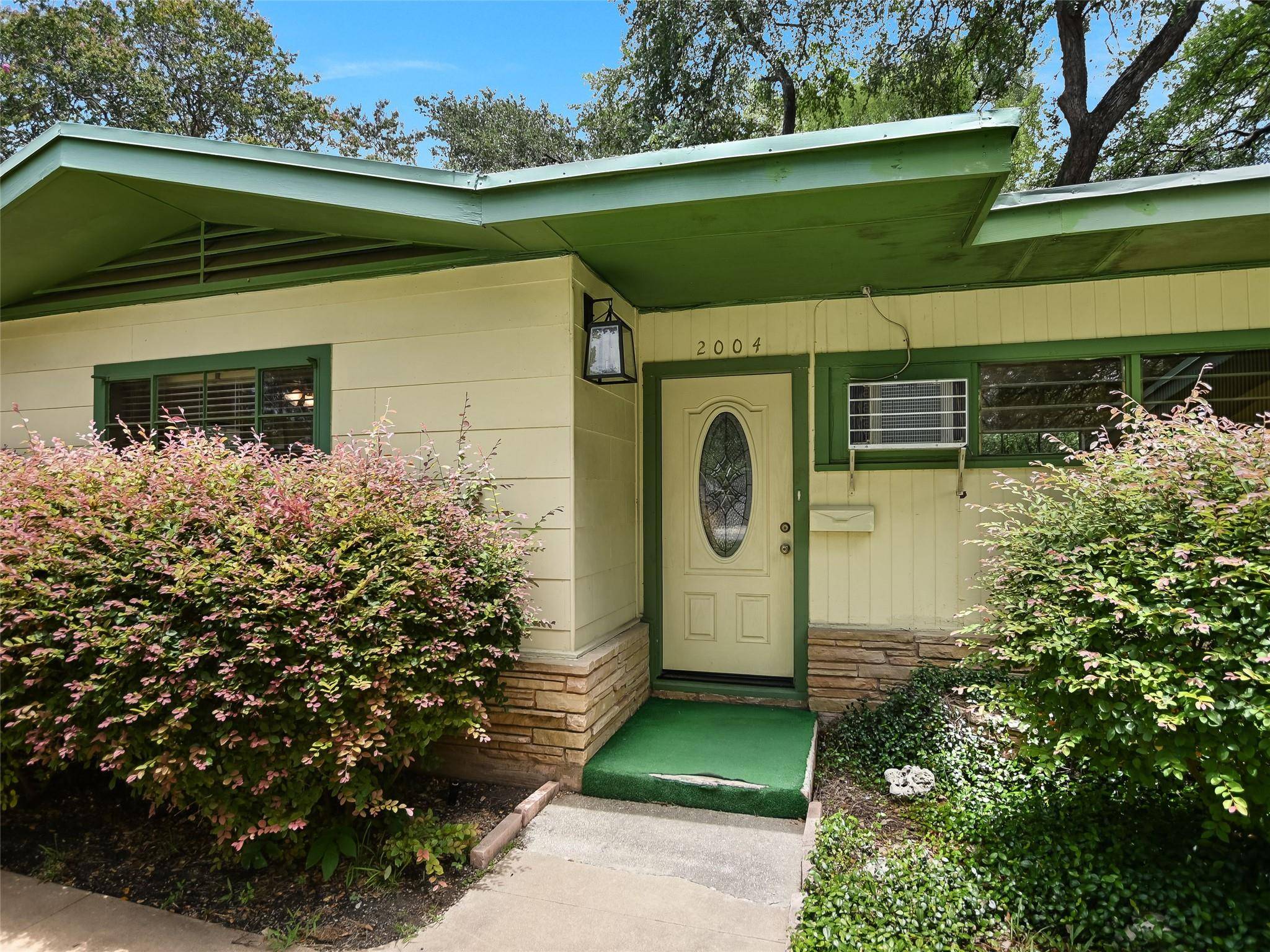 2004 Griswold LN, Austin, TX 78703