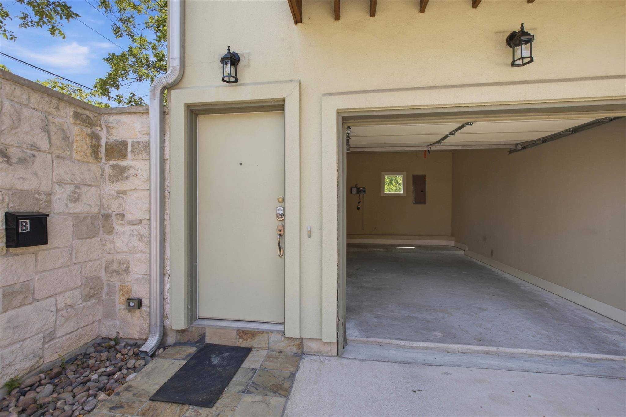1315 W Anderson LN #B, Austin, TX 78757