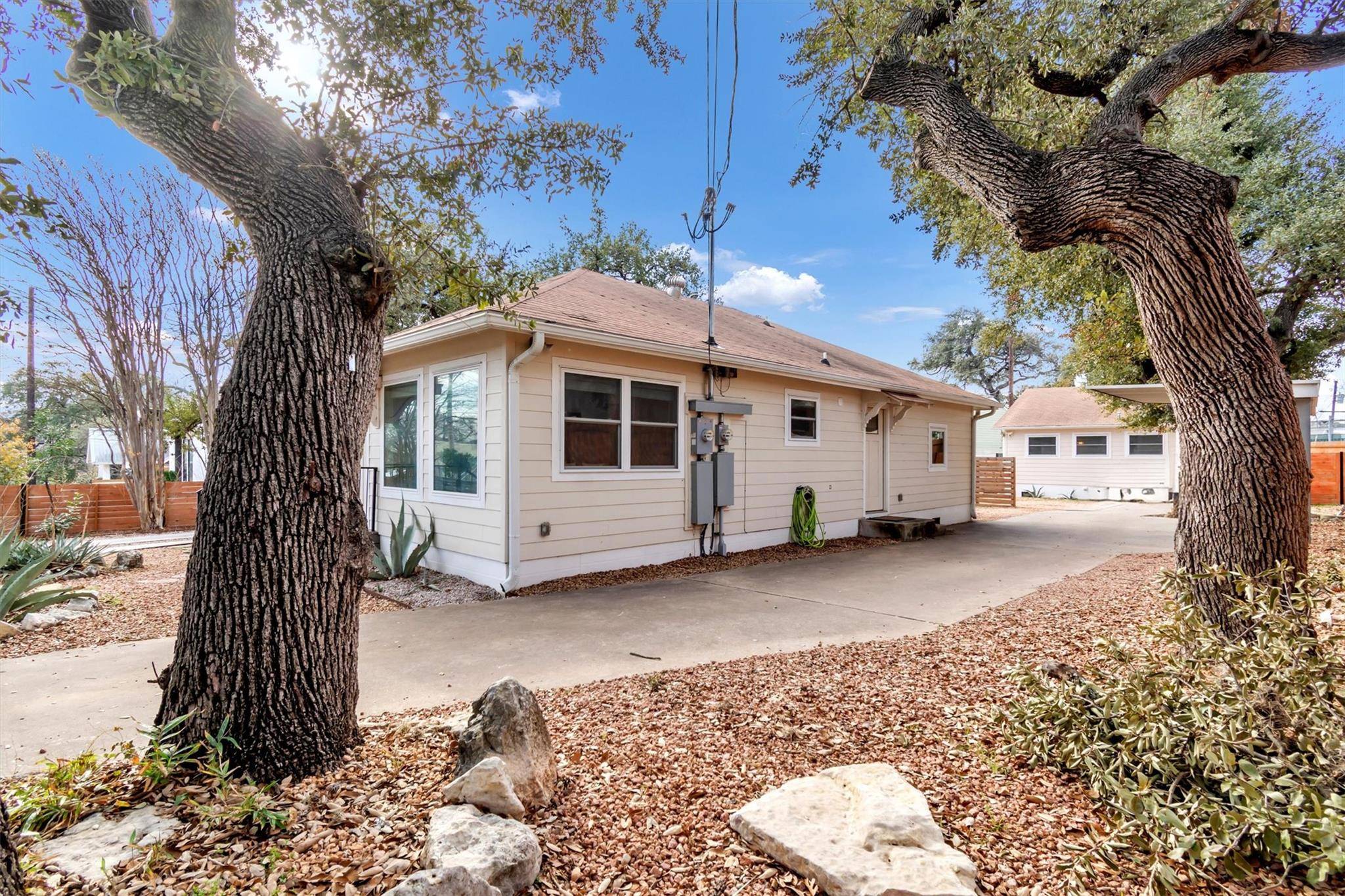 209 E Live Oak ST #1/2, Austin, TX 78704