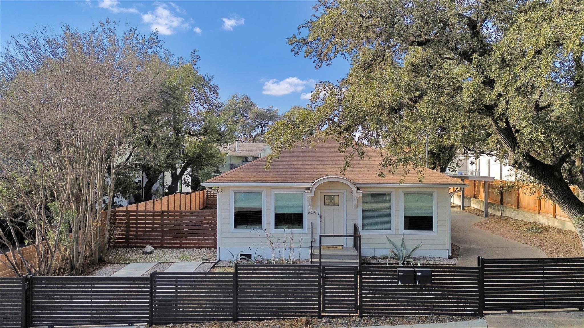 209 E Live Oak ST #1/2, Austin, TX 78704