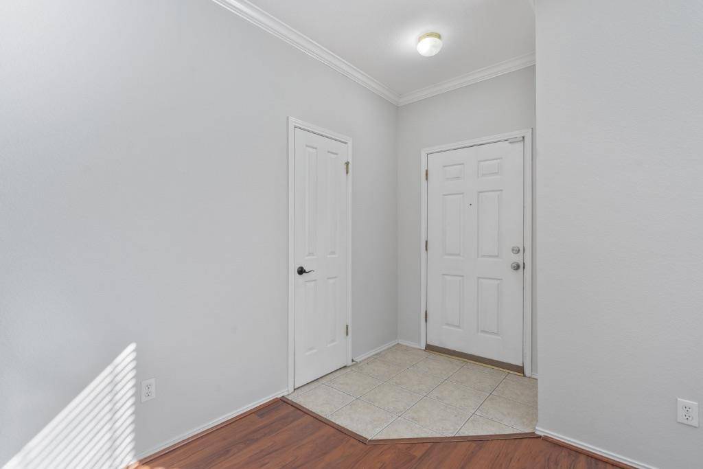 120 Brazos LN, Kyle, TX 78640