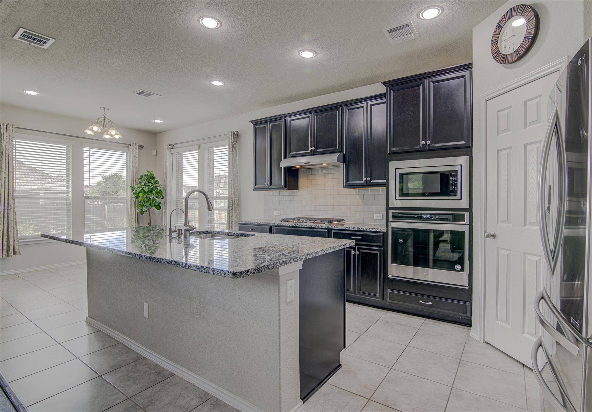 2012 La Gabriella LN, Leander, TX 78641