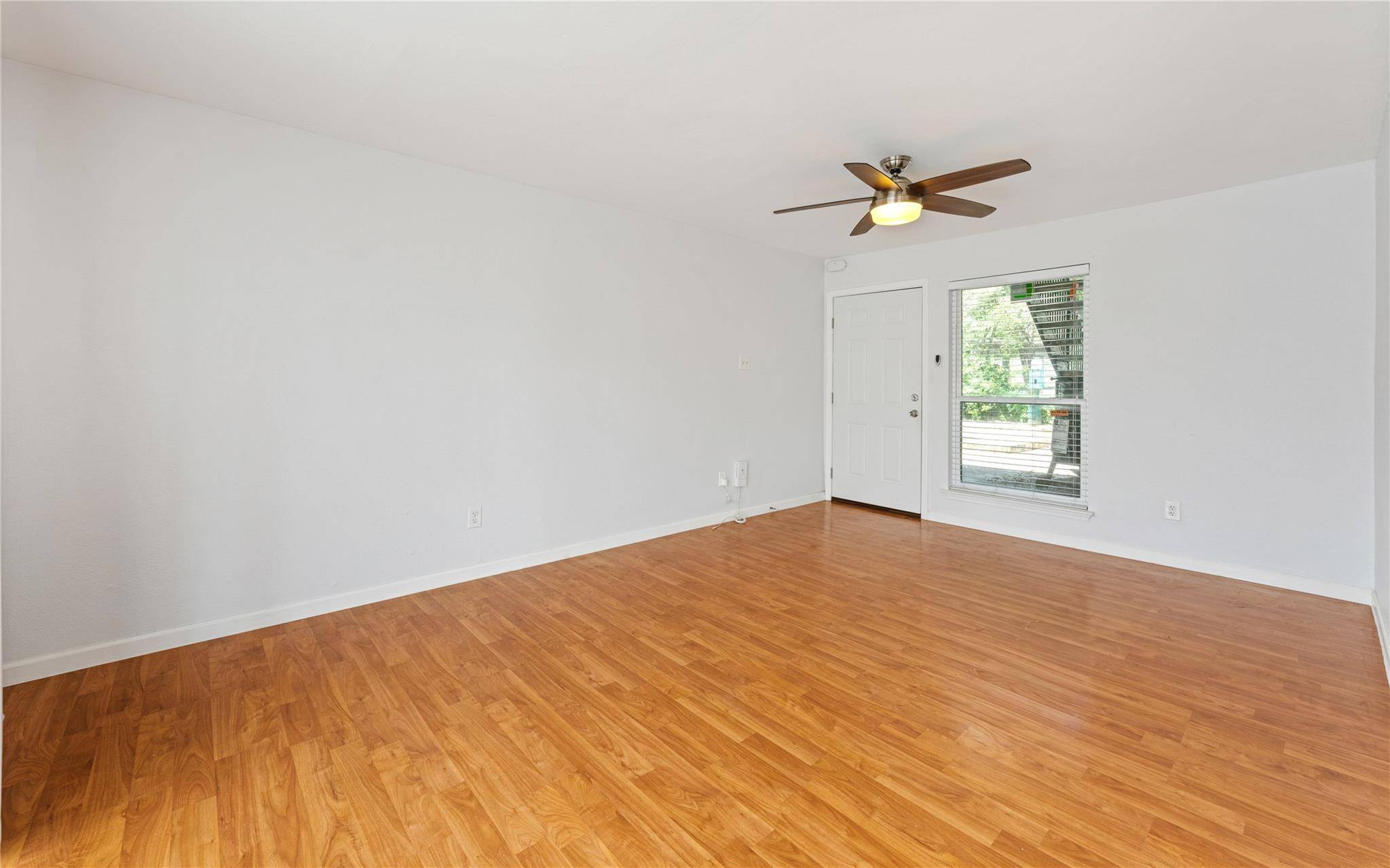 2124 Burton DR #159, Austin, TX 78741
