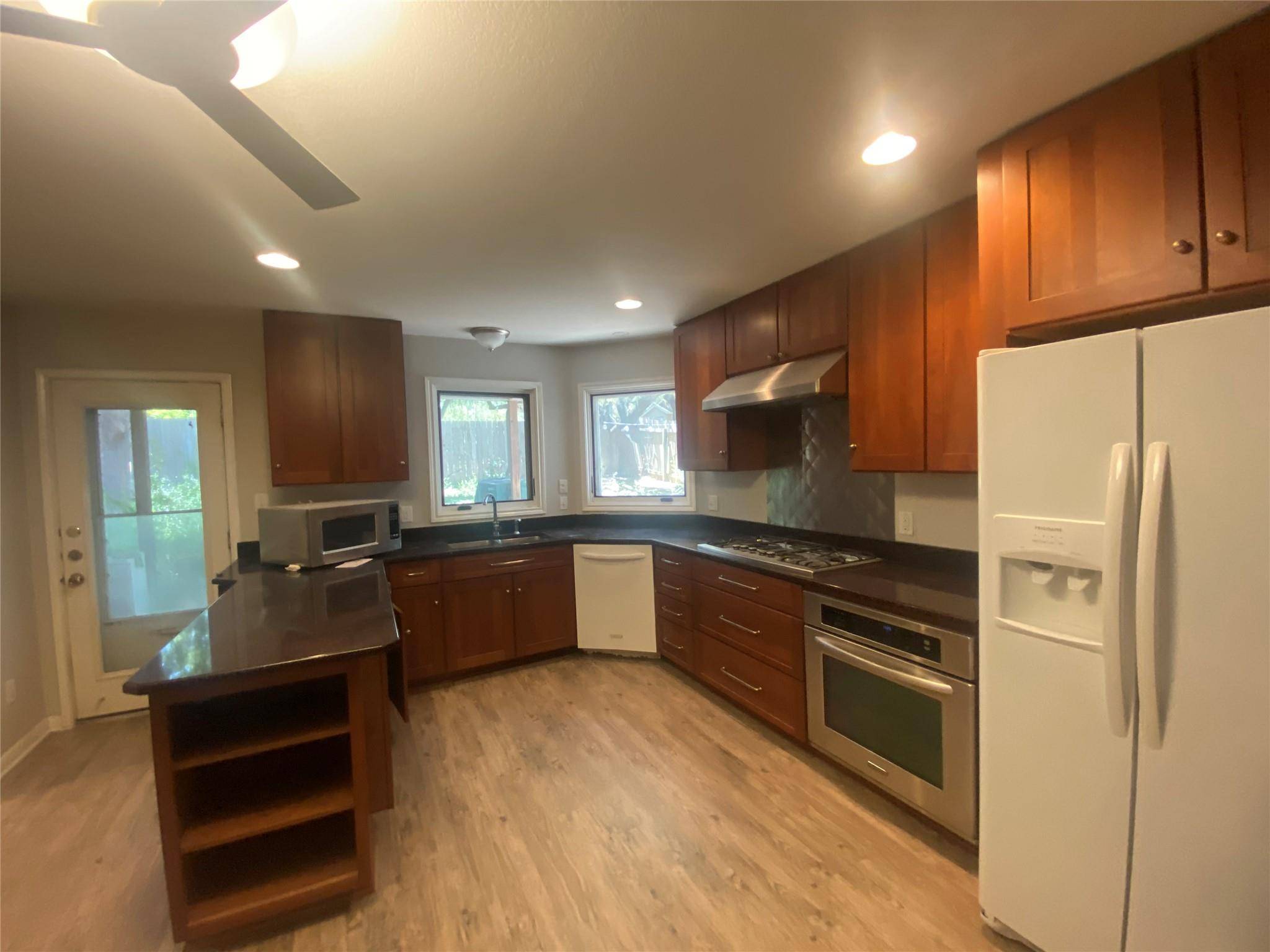 11915 Sky West DR, Austin, TX 78758