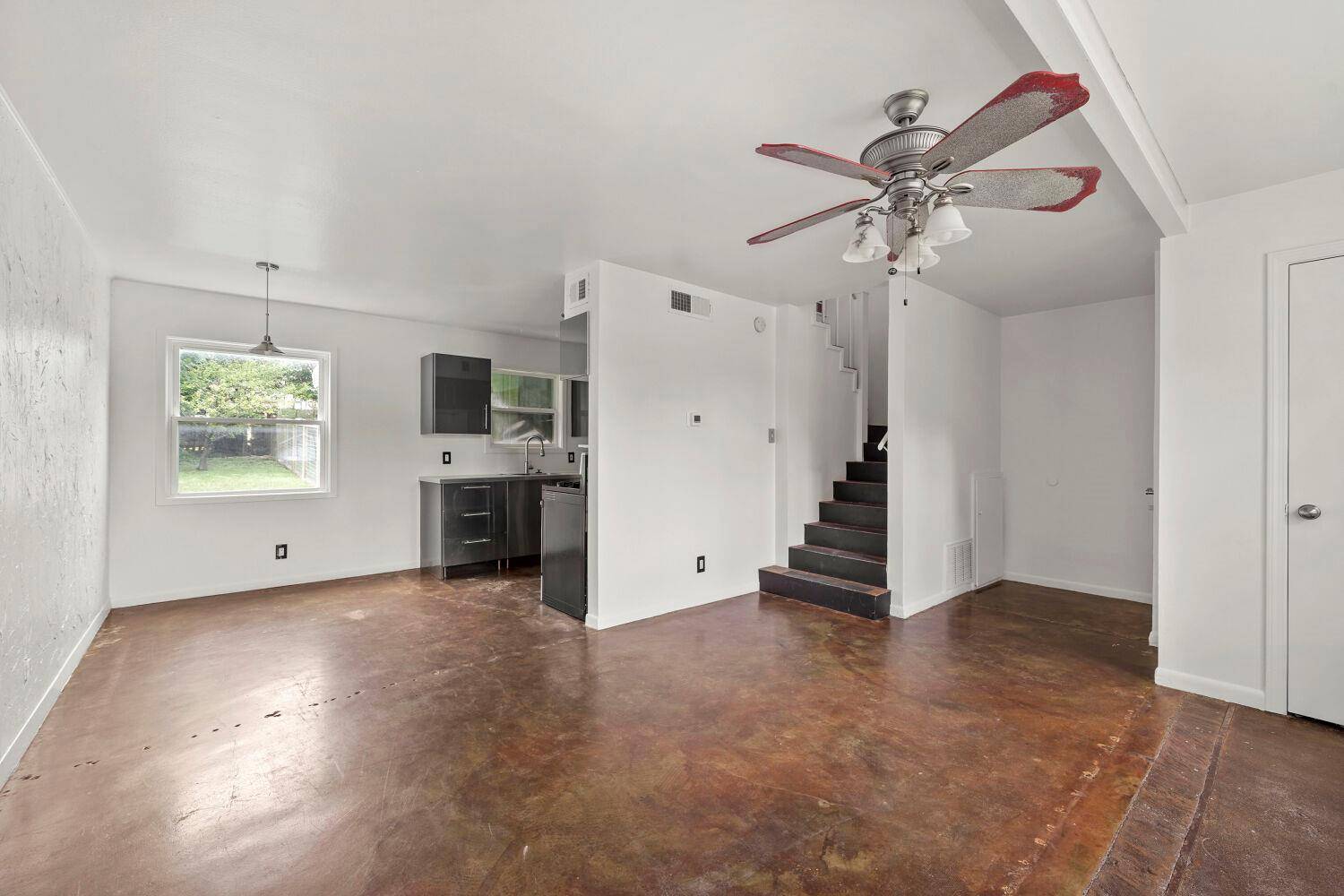 903 Aurora CIR #B, Austin, TX 78757