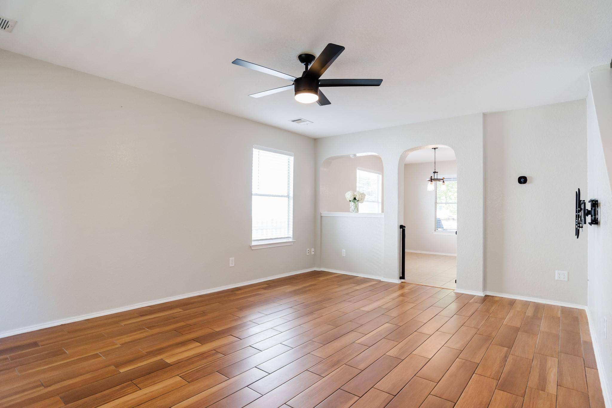 532 Sampson, Kyle, TX 78640