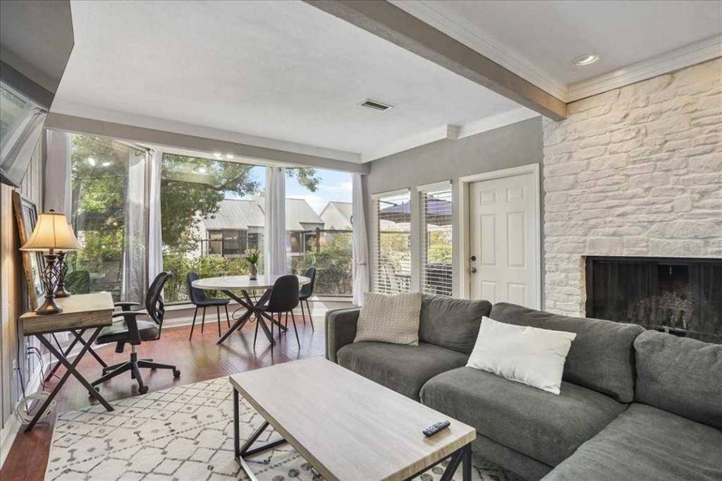 156 World Of Tennis SQ, Lakeway, TX 78738