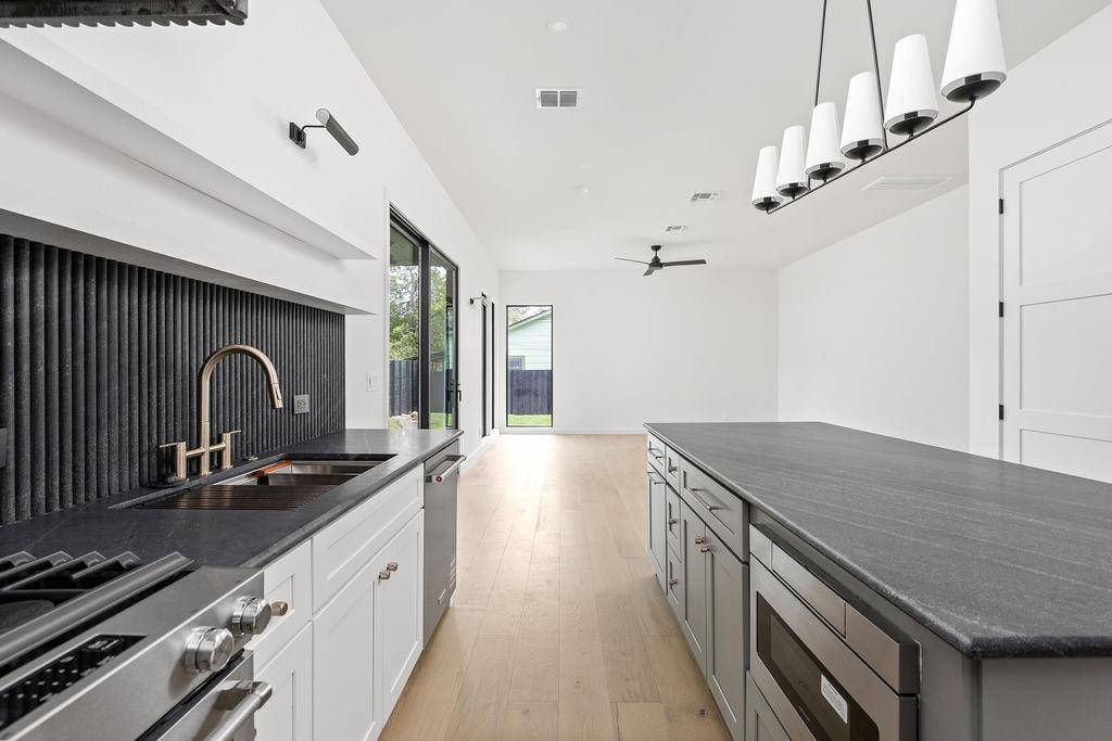 501 E 50th ST, Austin, TX 78751