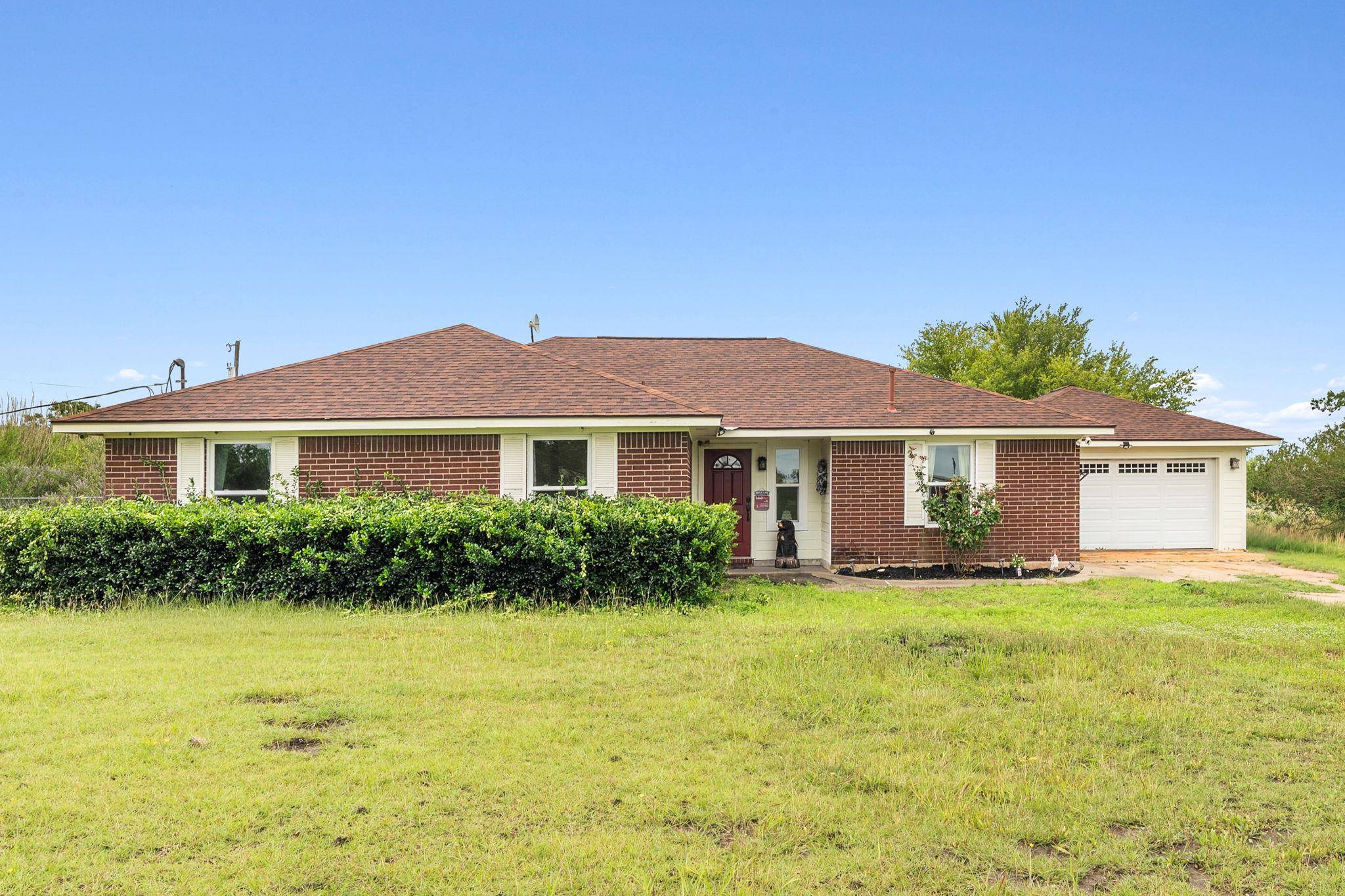 2050 County Road 129, Taylor, TX 76574