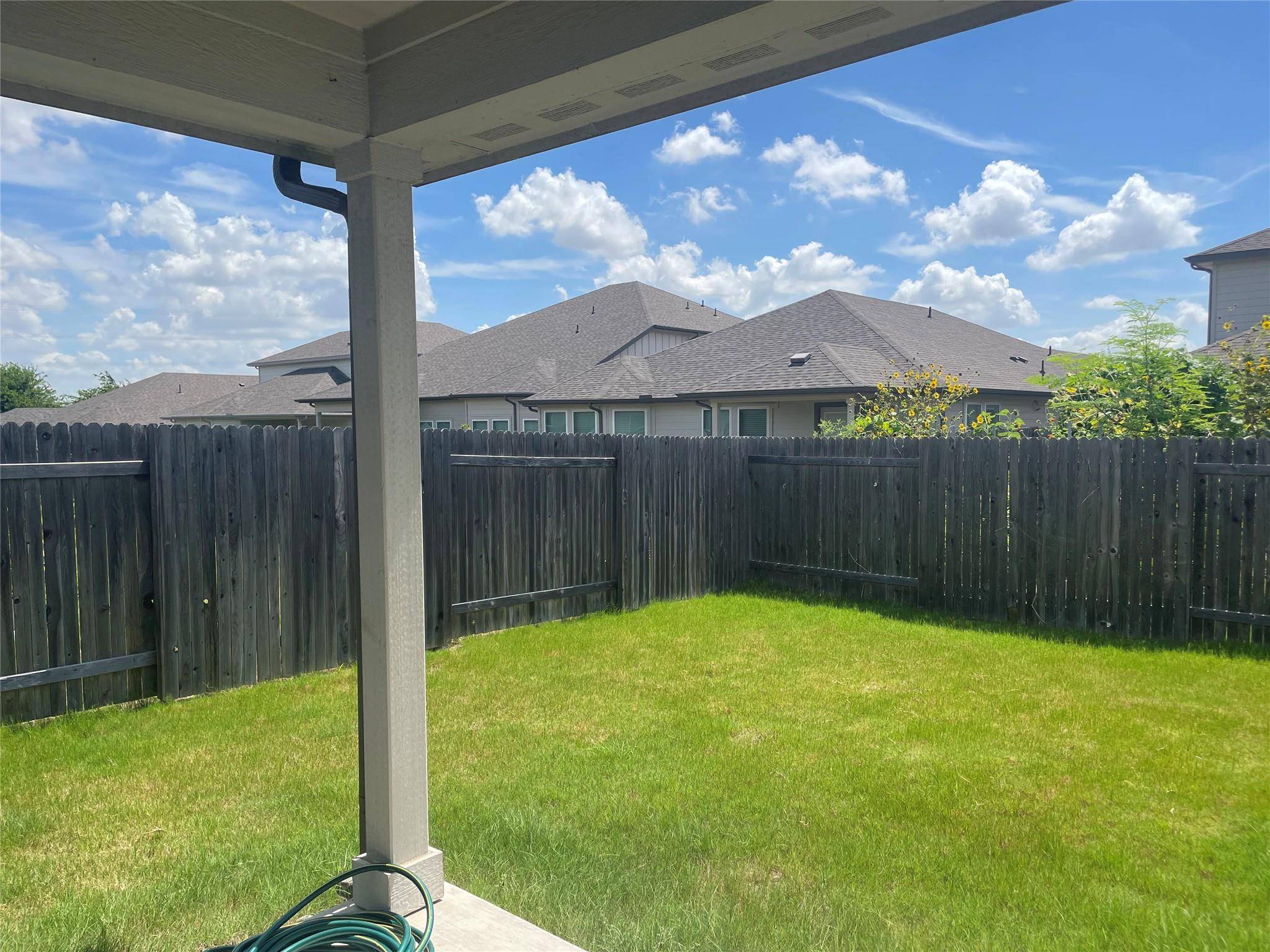 104 Greenspire Downs DR, Hutto, TX 78634