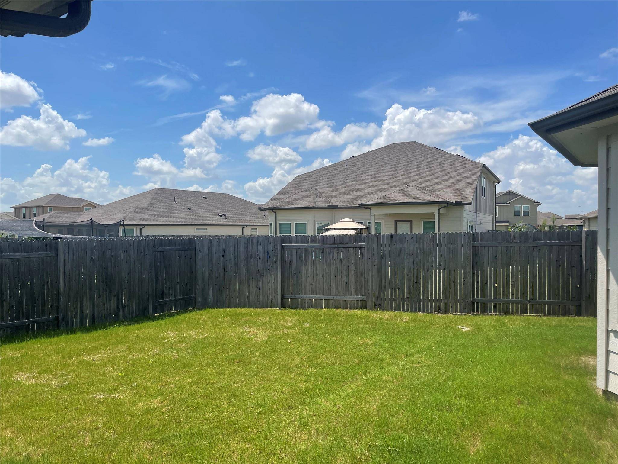 104 Greenspire Downs DR, Hutto, TX 78634