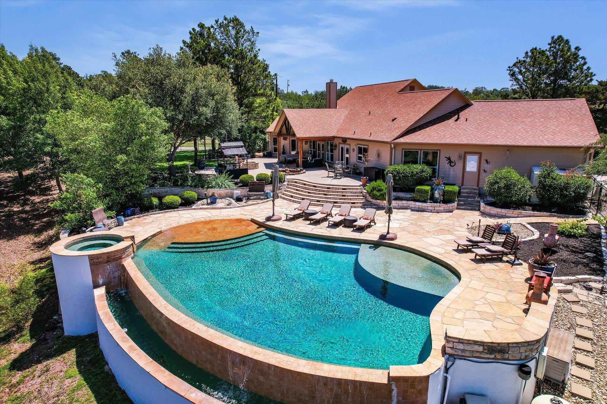 102 Osprey CIR, Bastrop, TX 78602