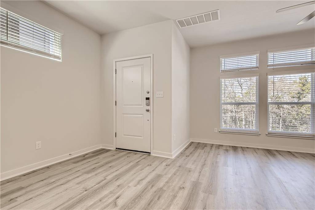 605 W South ST #211, Leander, TX 78641