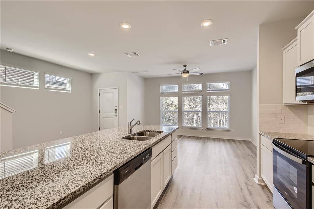 605 W South ST #211, Leander, TX 78641
