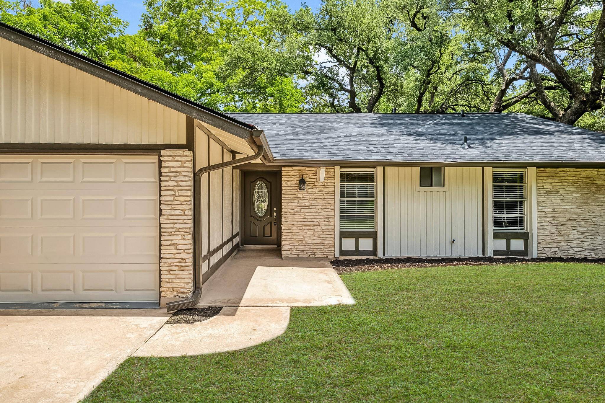 10417 Firethorn LN, Austin, TX 78750