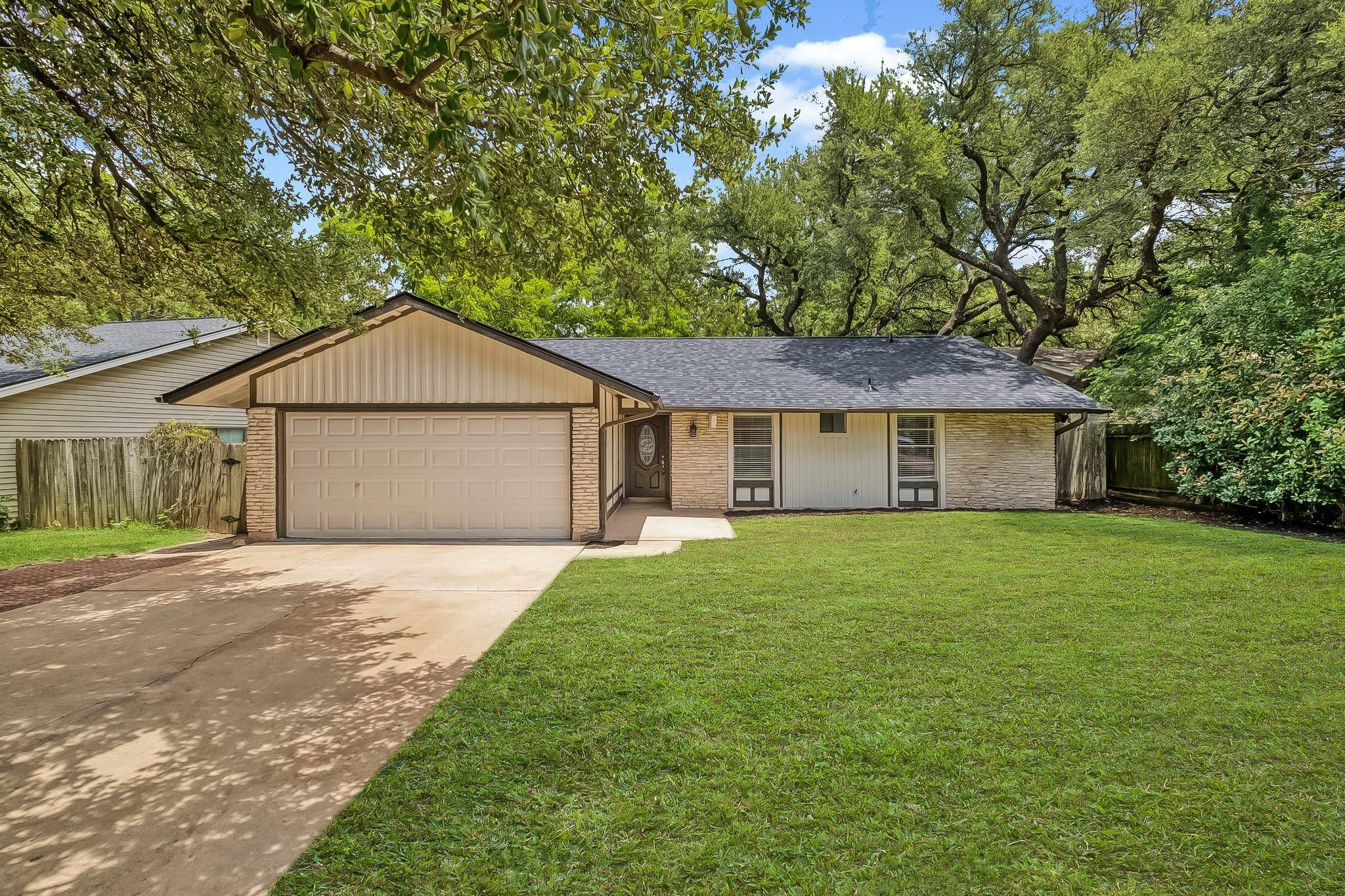 10417 Firethorn LN, Austin, TX 78750