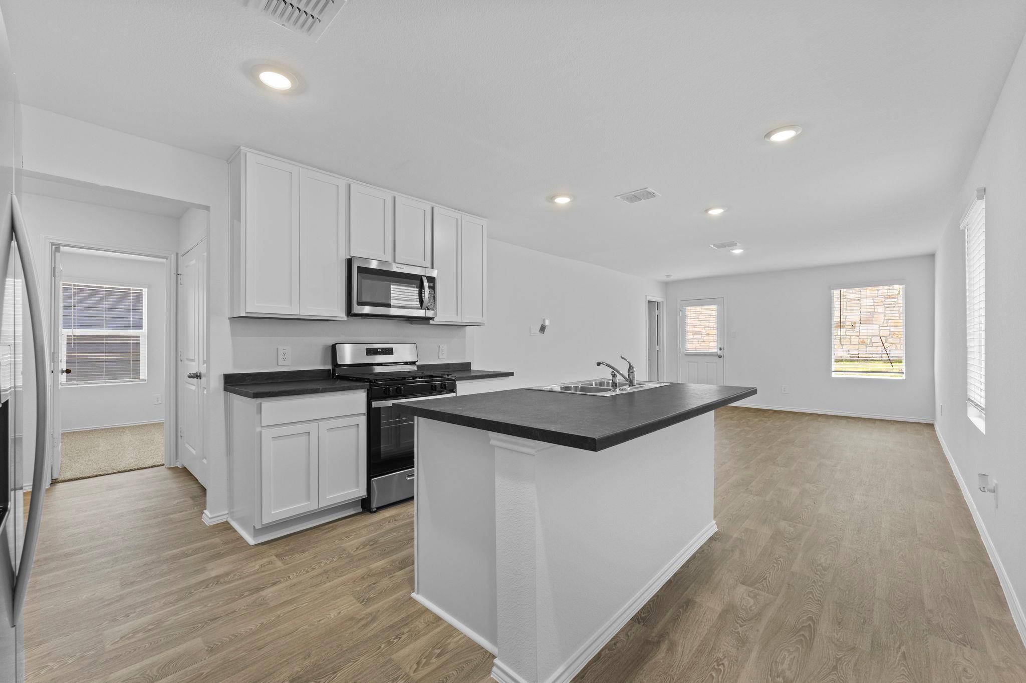 118 Schuenemann WAY, Uhland, TX 78640