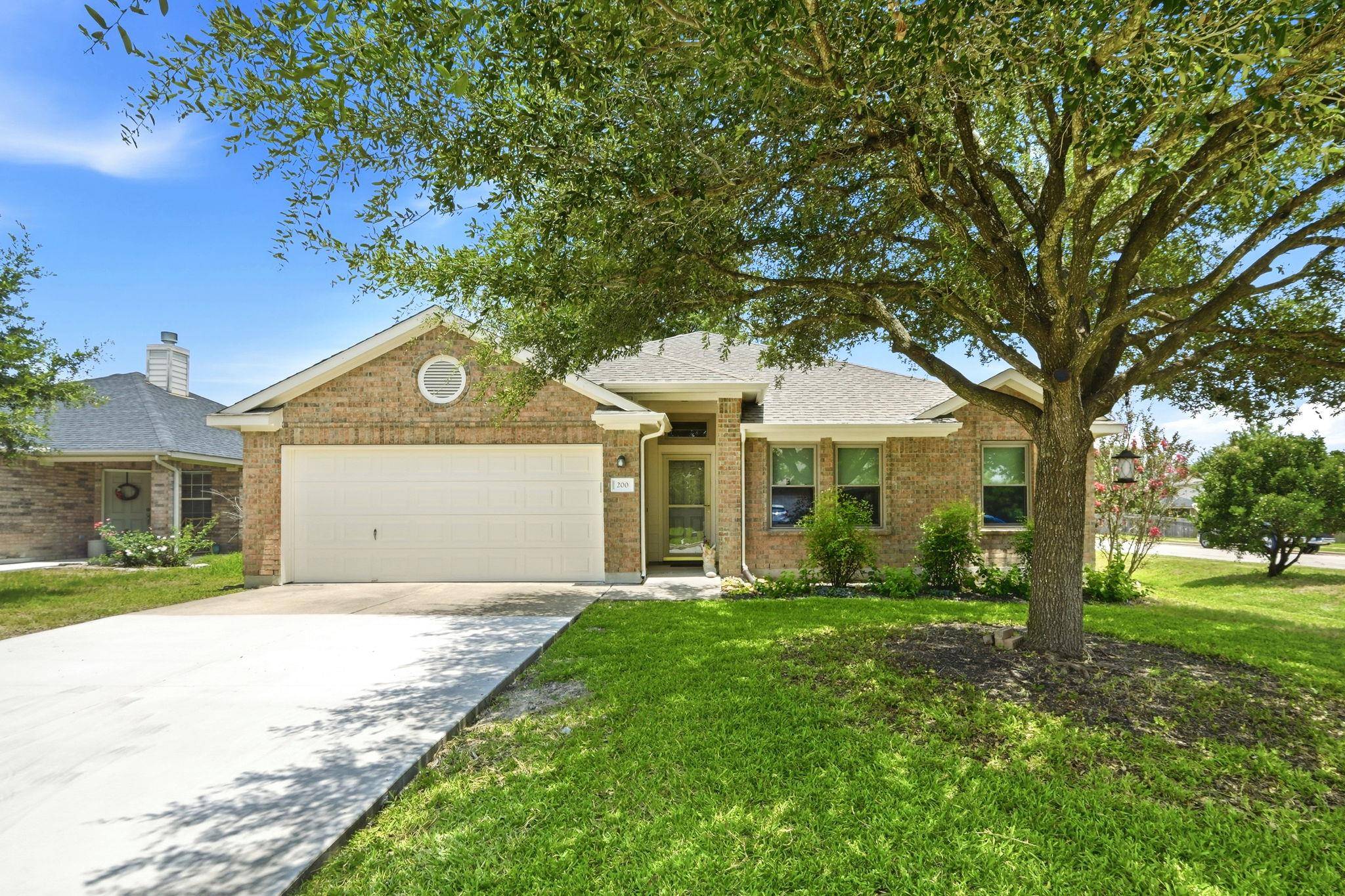 200 Gainer DR, Hutto, TX 78634