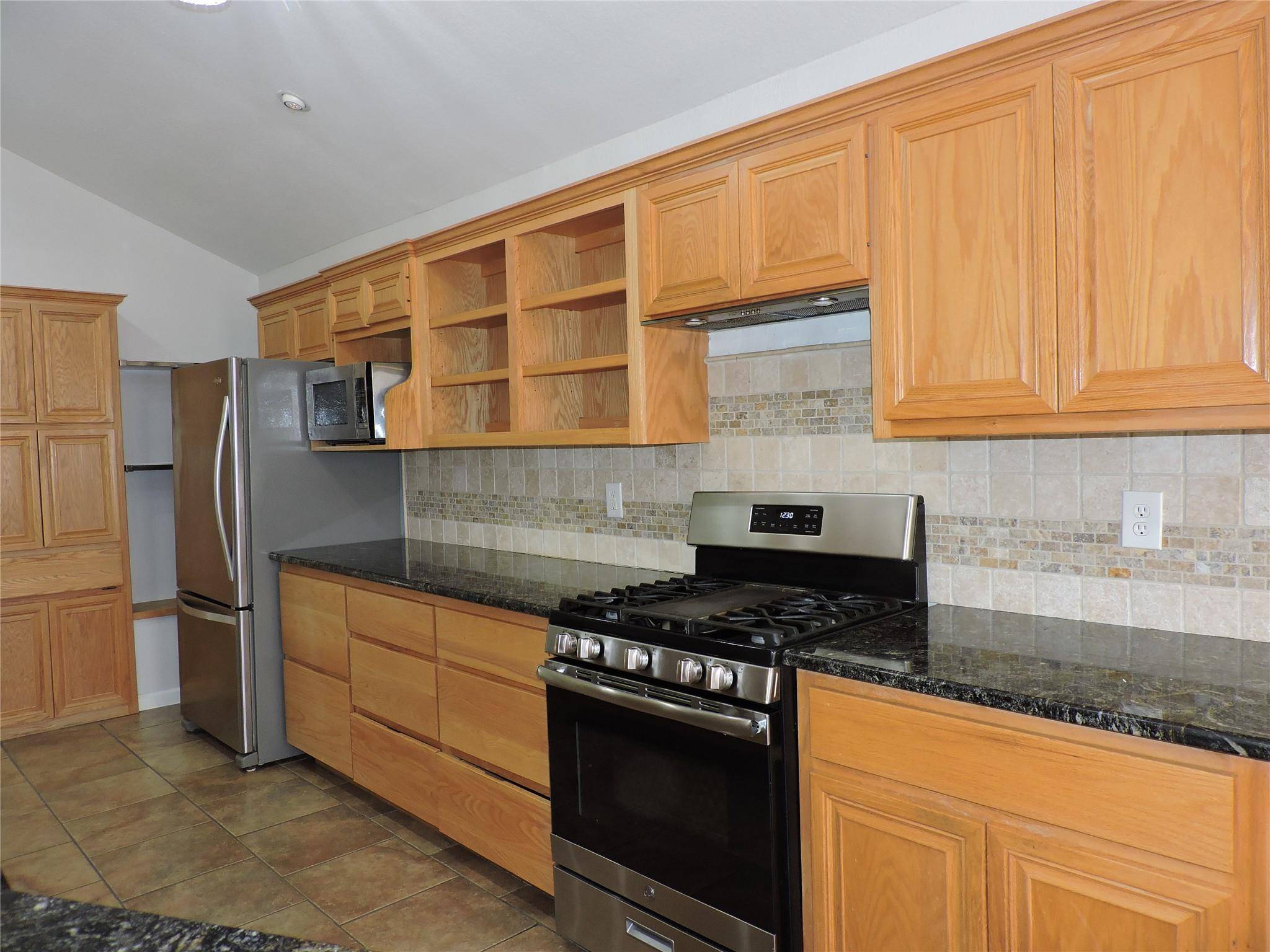1404 Peachtree Valley DR, Round Rock, TX 78681