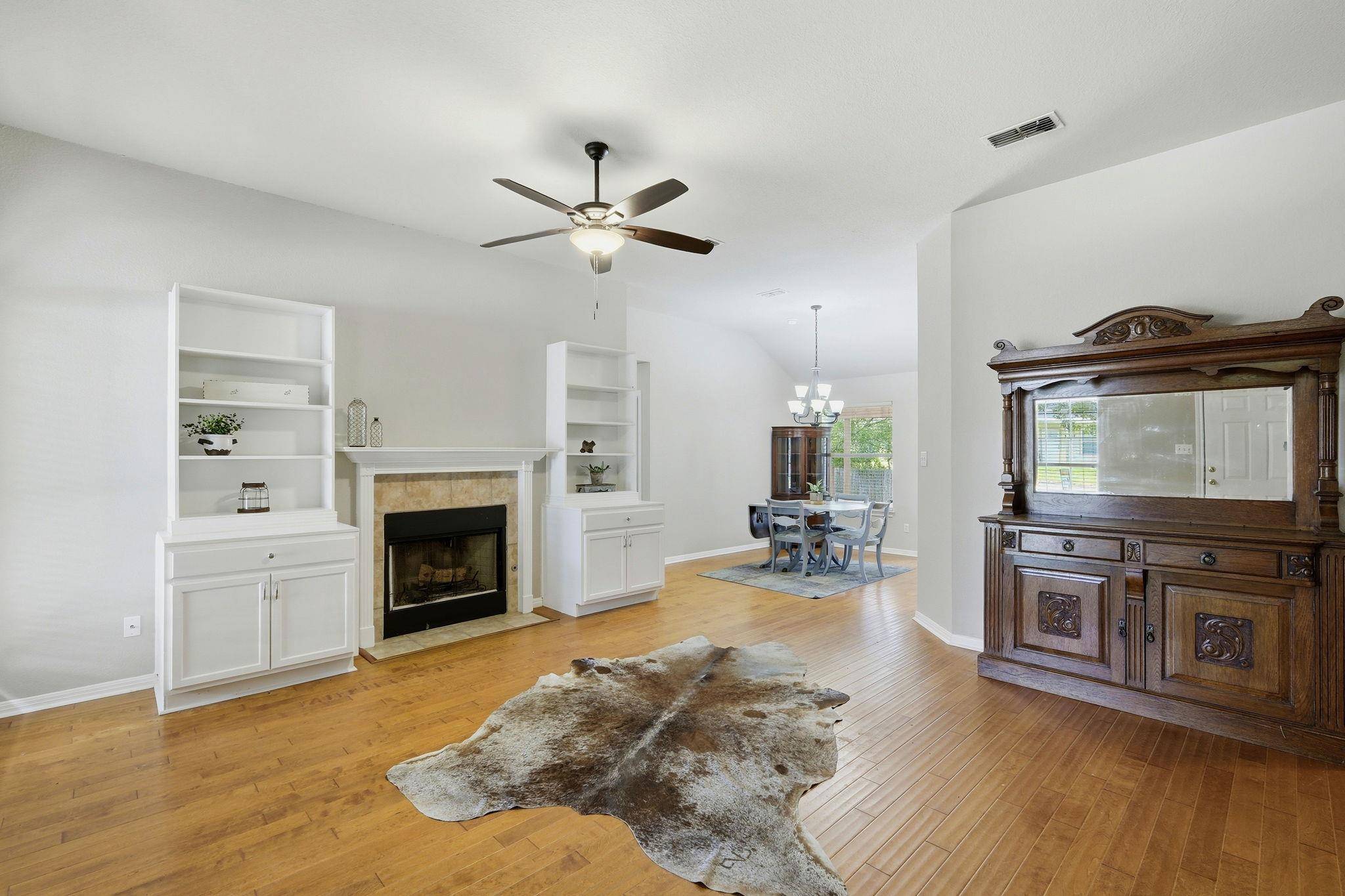 3405 Crystal CIR, Taylor, TX 76574