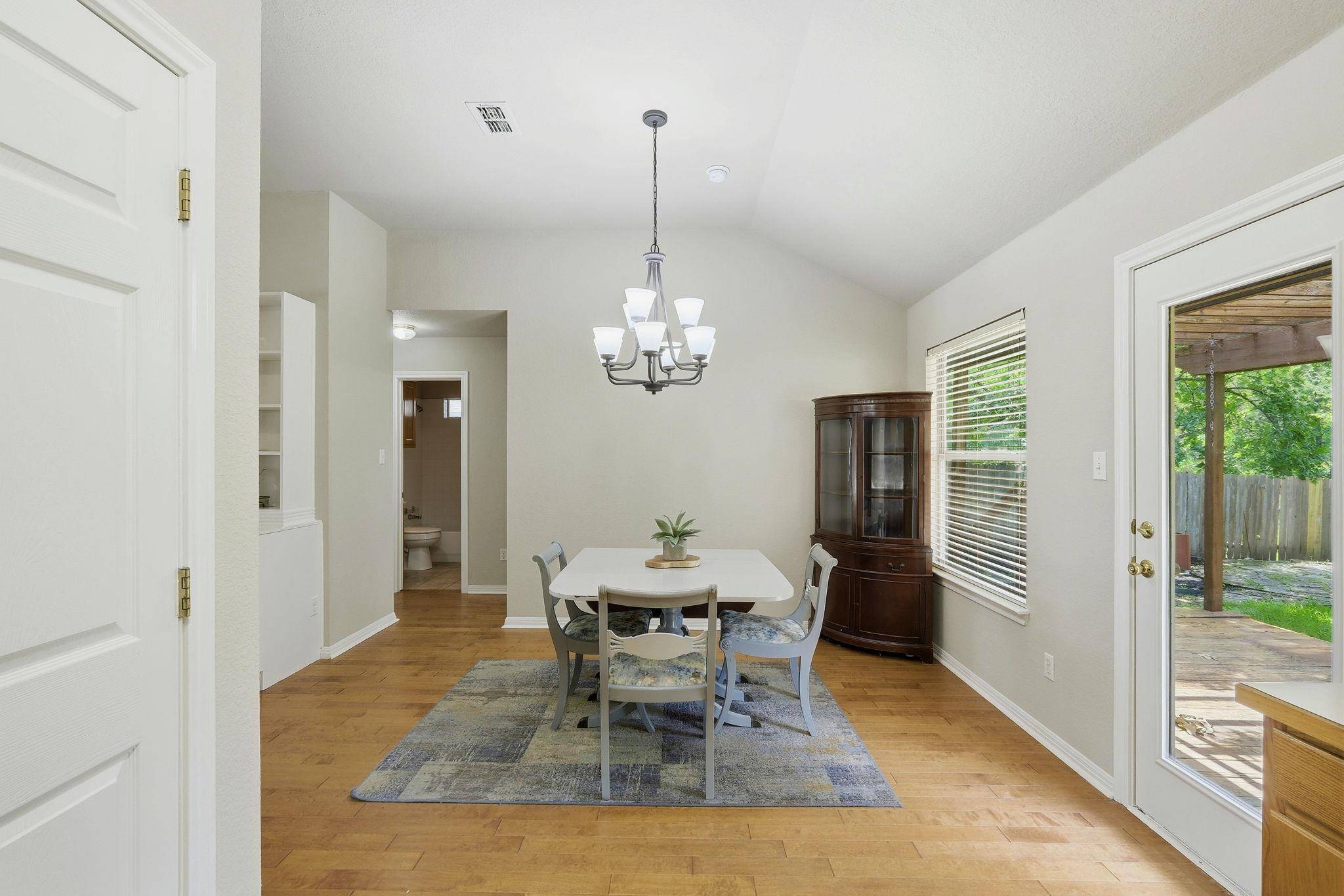 3405 Crystal CIR, Taylor, TX 76574