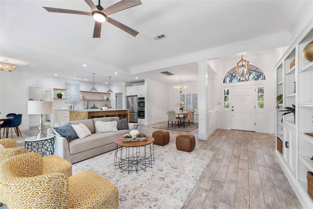 720 ROLLING GREEN DR, Lakeway, TX 78734