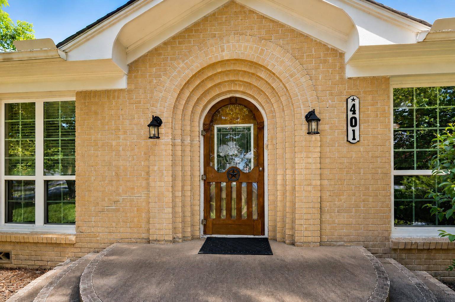 401 Donohoe ST, Granger, TX 76530