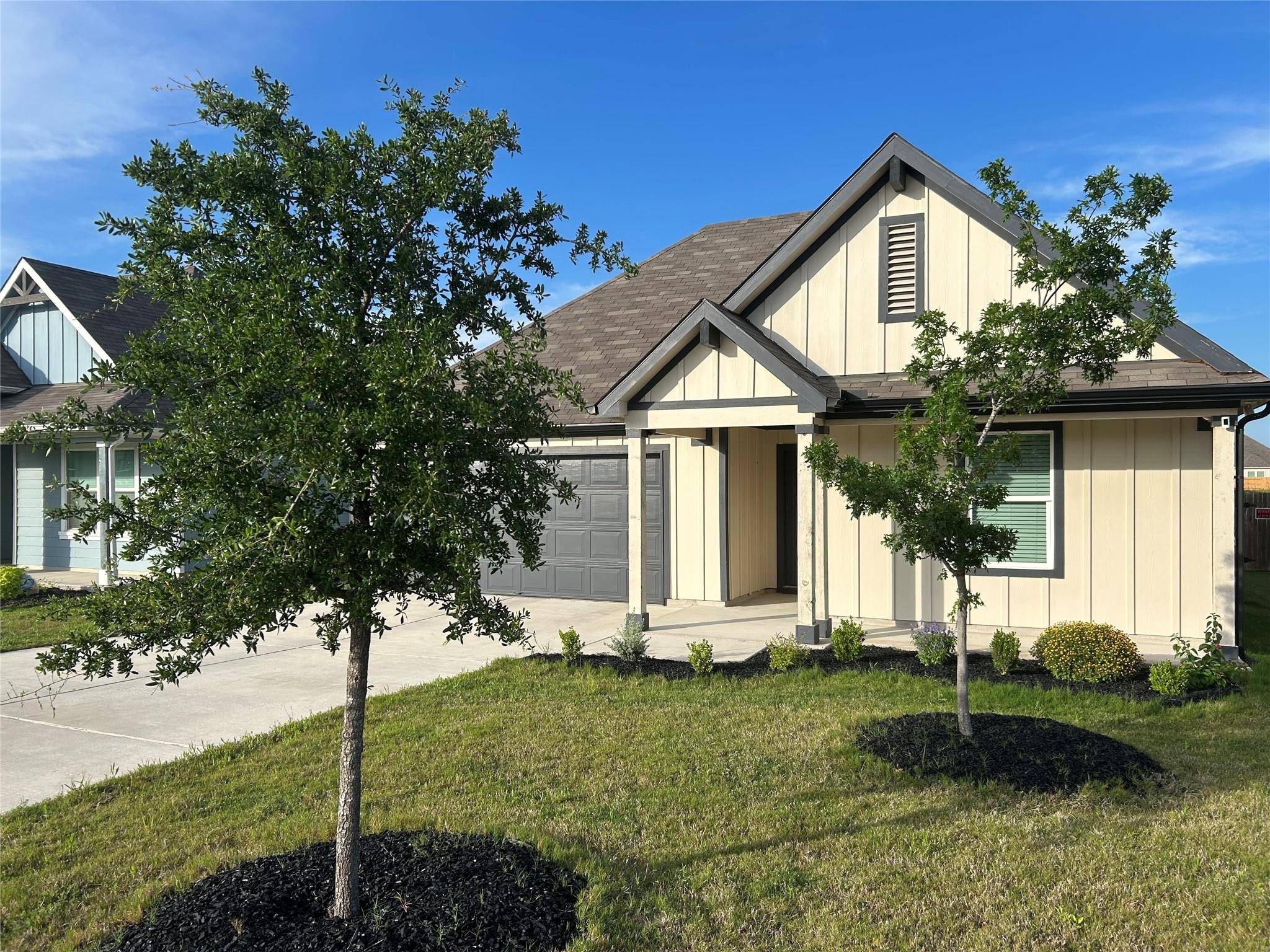 111 Sweetwater Creek LN, Hutto, TX 78634