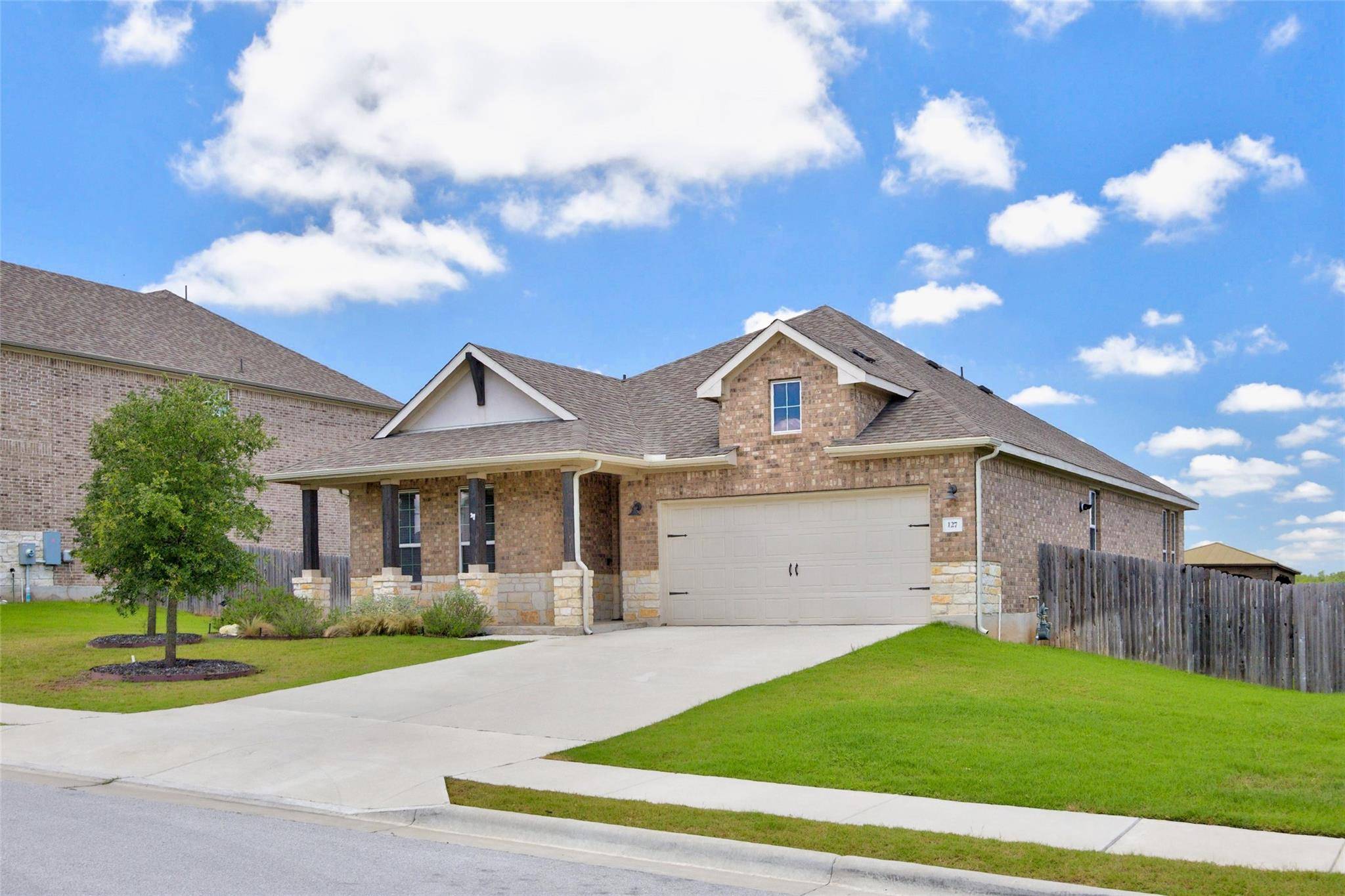 127 Eagle Mountain TRL, Dripping Springs, TX 78620
