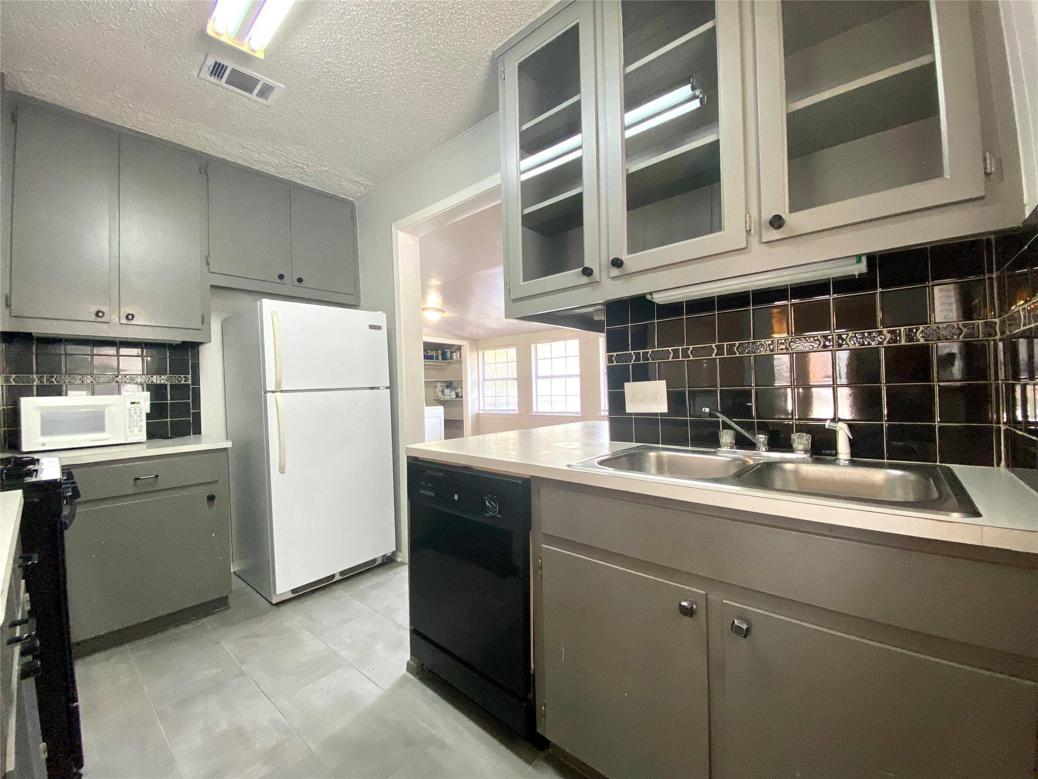 407 E 30th ST #A, Austin, TX 78705