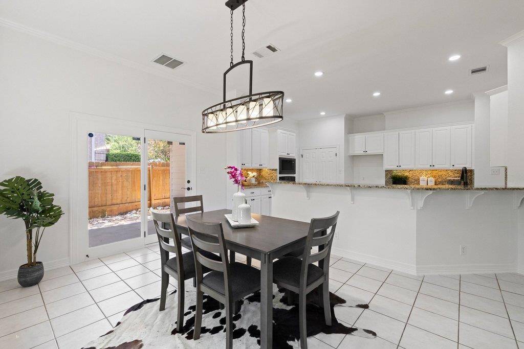 1613 CHURCHWOOD CV, Austin, TX 78746