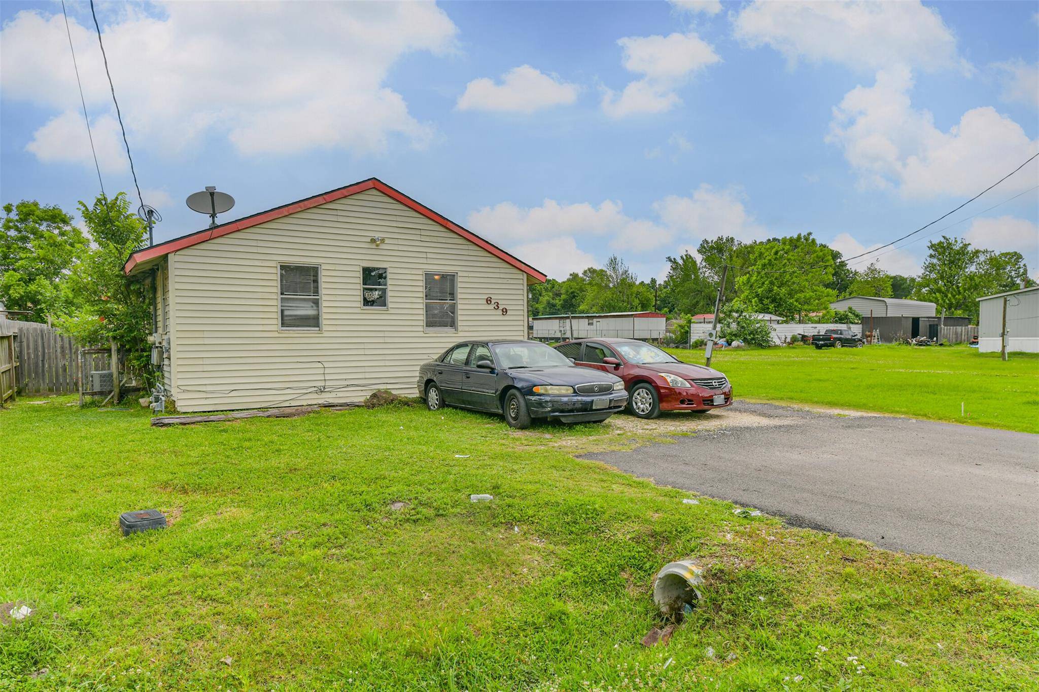 639 E Saint Charles DR, Crosby, TX 77532