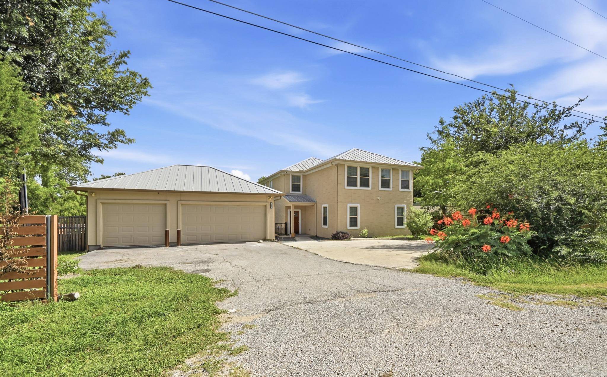330 Howard LN, Buda, TX 78610