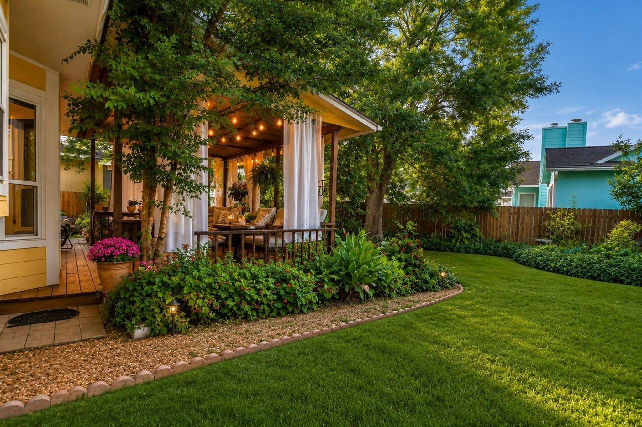 8109 FLASHPAN CV, Austin, TX 78729