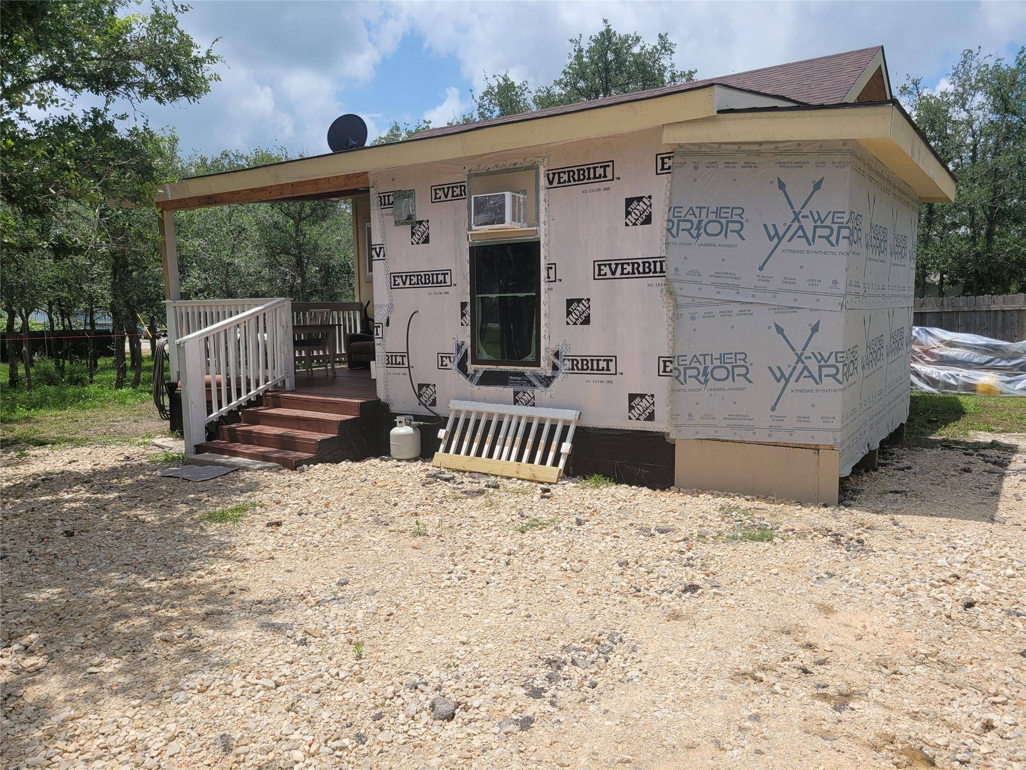 233 St Marys RD, Dale, TX 78616
