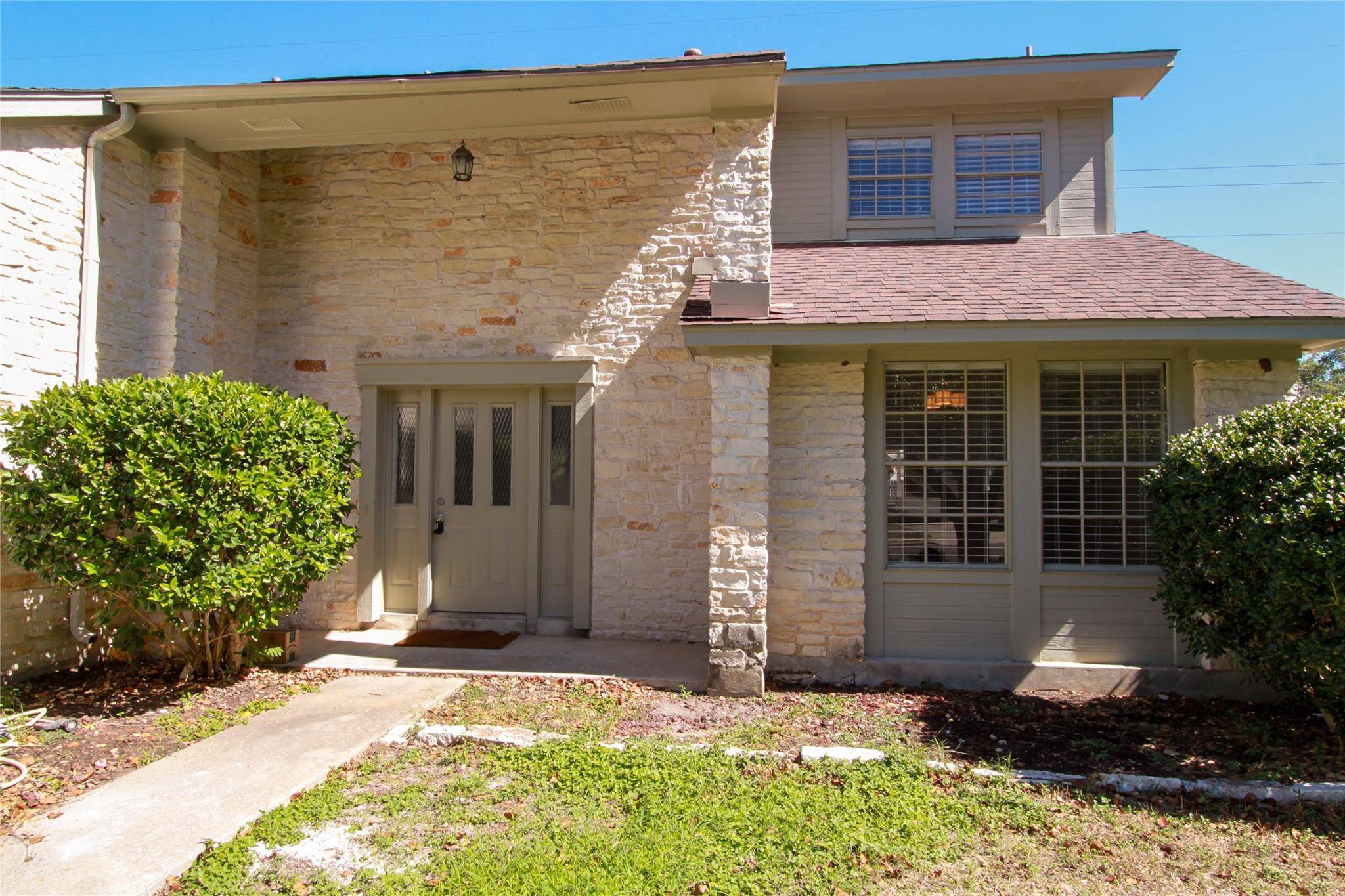 1809 Fawn Ridge TRL, Round Rock, TX 78681
