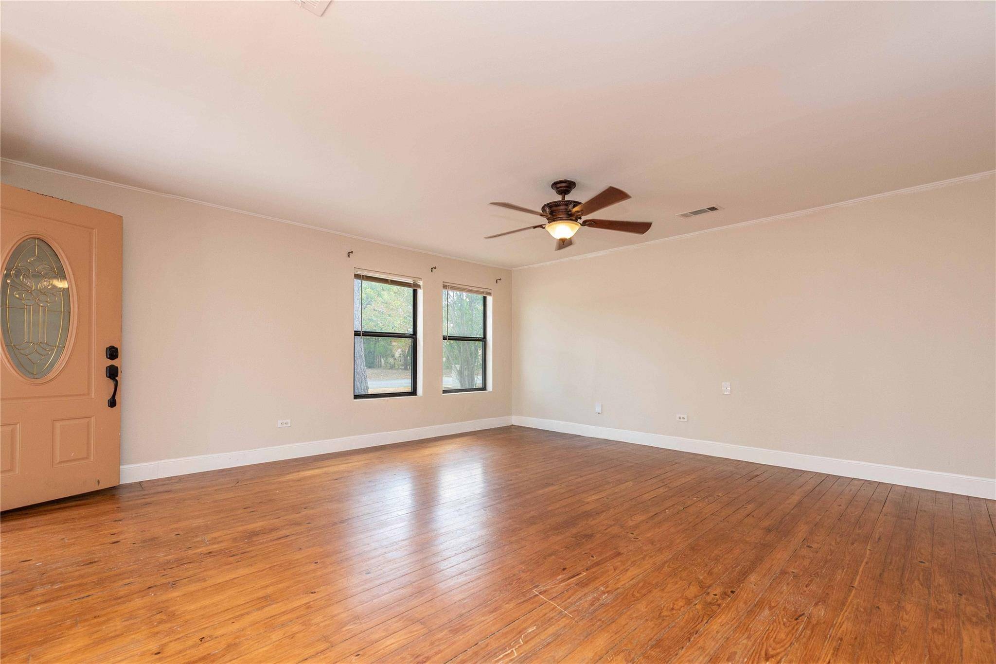 406 Lexington RD #1, Elgin, TX 78621