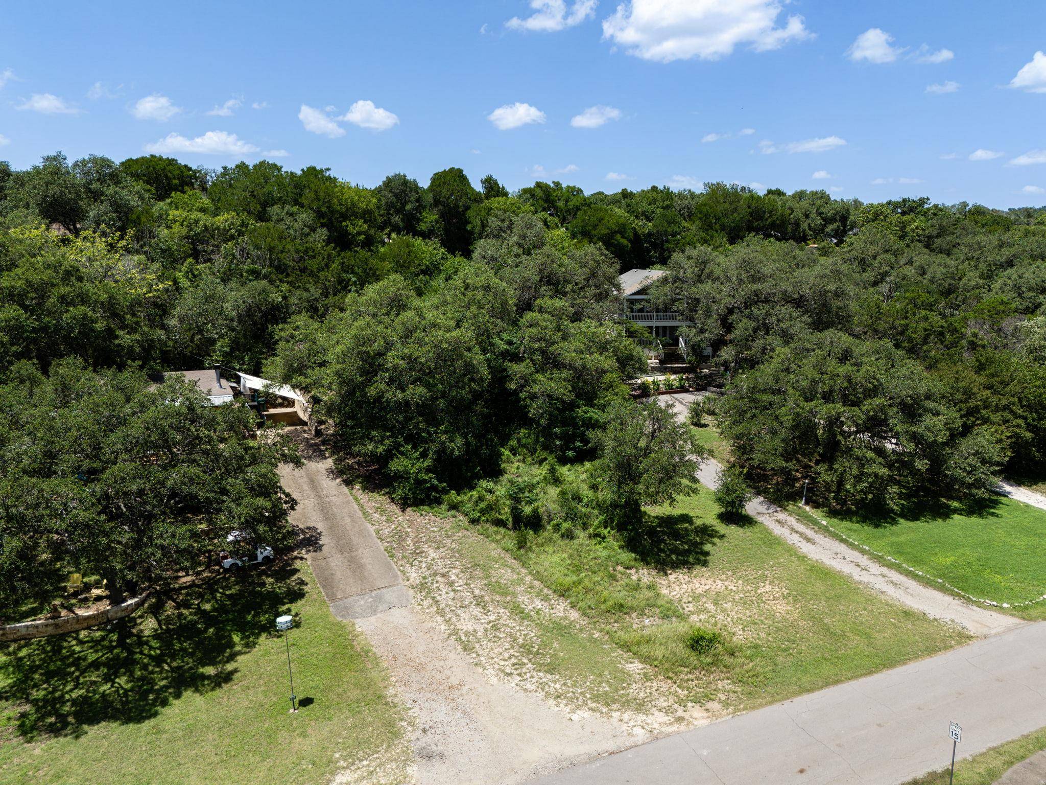 10506 Lakeside DR, Jonestown, TX 78645